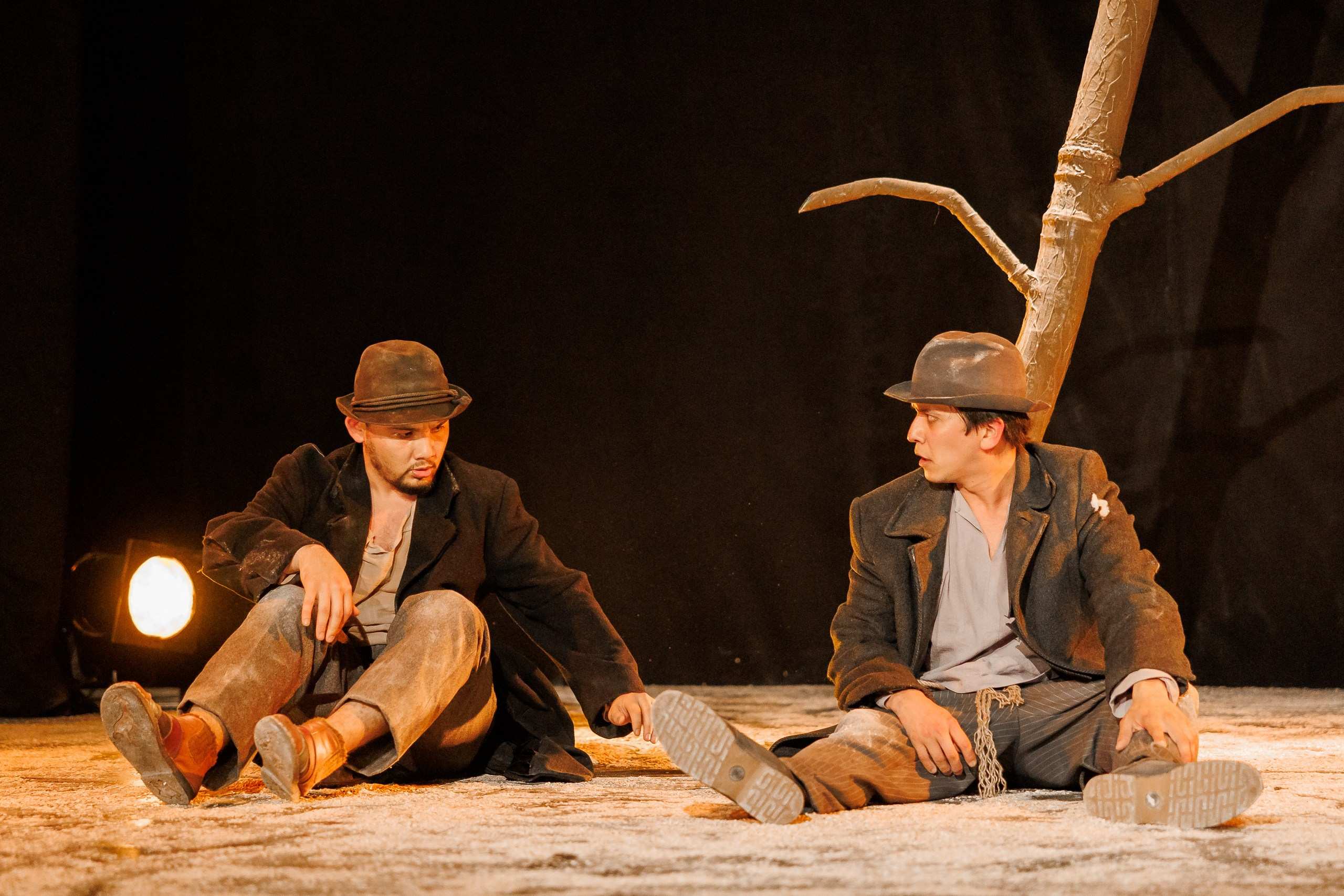 Спектакль «В ожидании Годо» от театра Д. Лица в СПб. Фотограф в Санкт-Петербурге — Сергей Петров