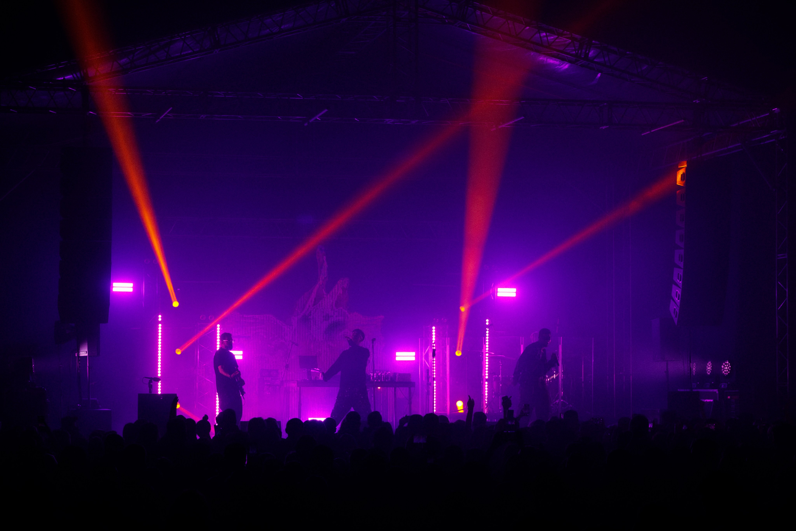 Фотоотчёт и репортаж с концерта группы GAYAZOV$ BROTHER$. Красильников Евгений — профессиональный фотограф в Ростове-на-Дону