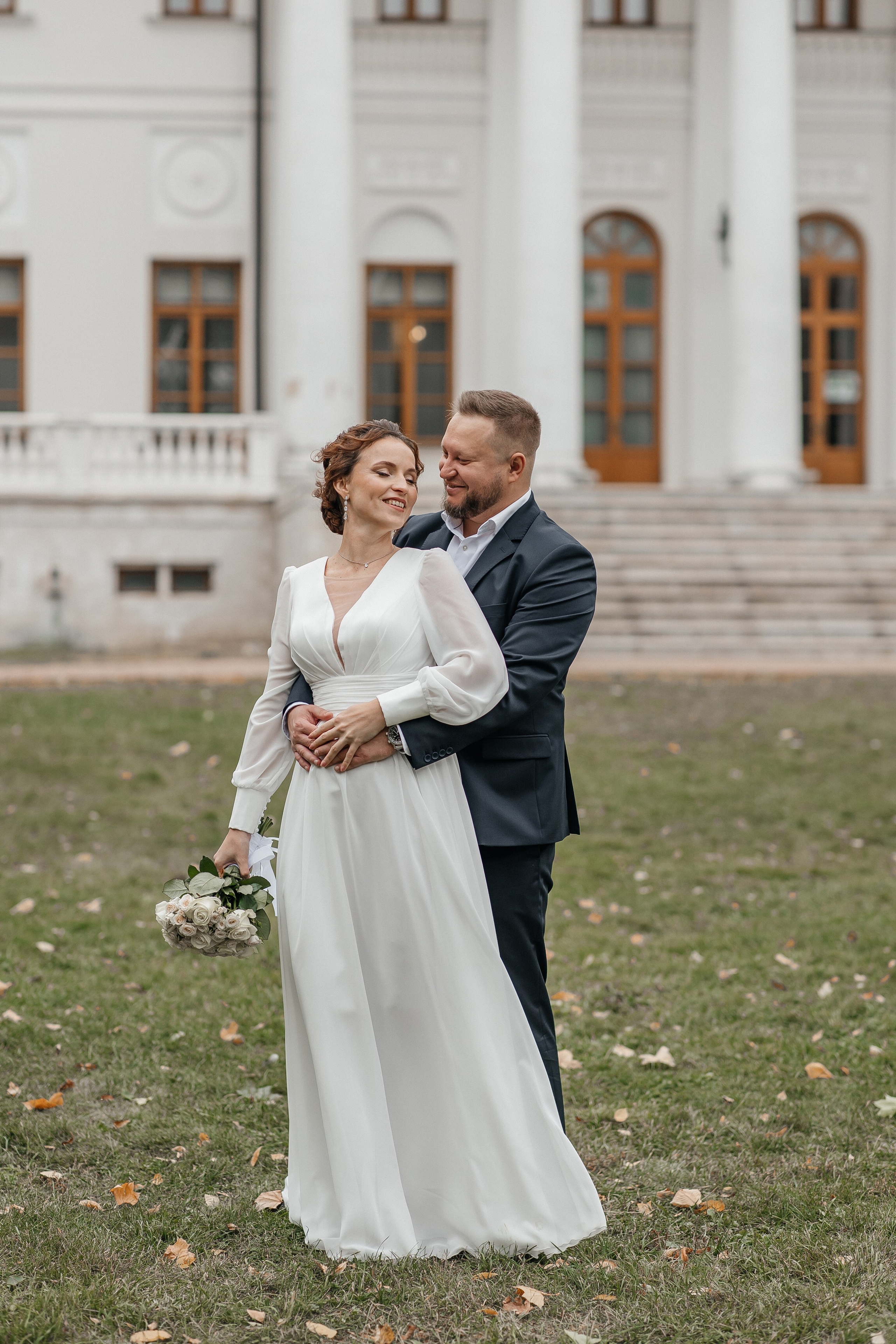 Свадебная фотосессия в Усадьбе Остафьево. Свадебный фотограф в Москве Дарья Олендарёва
