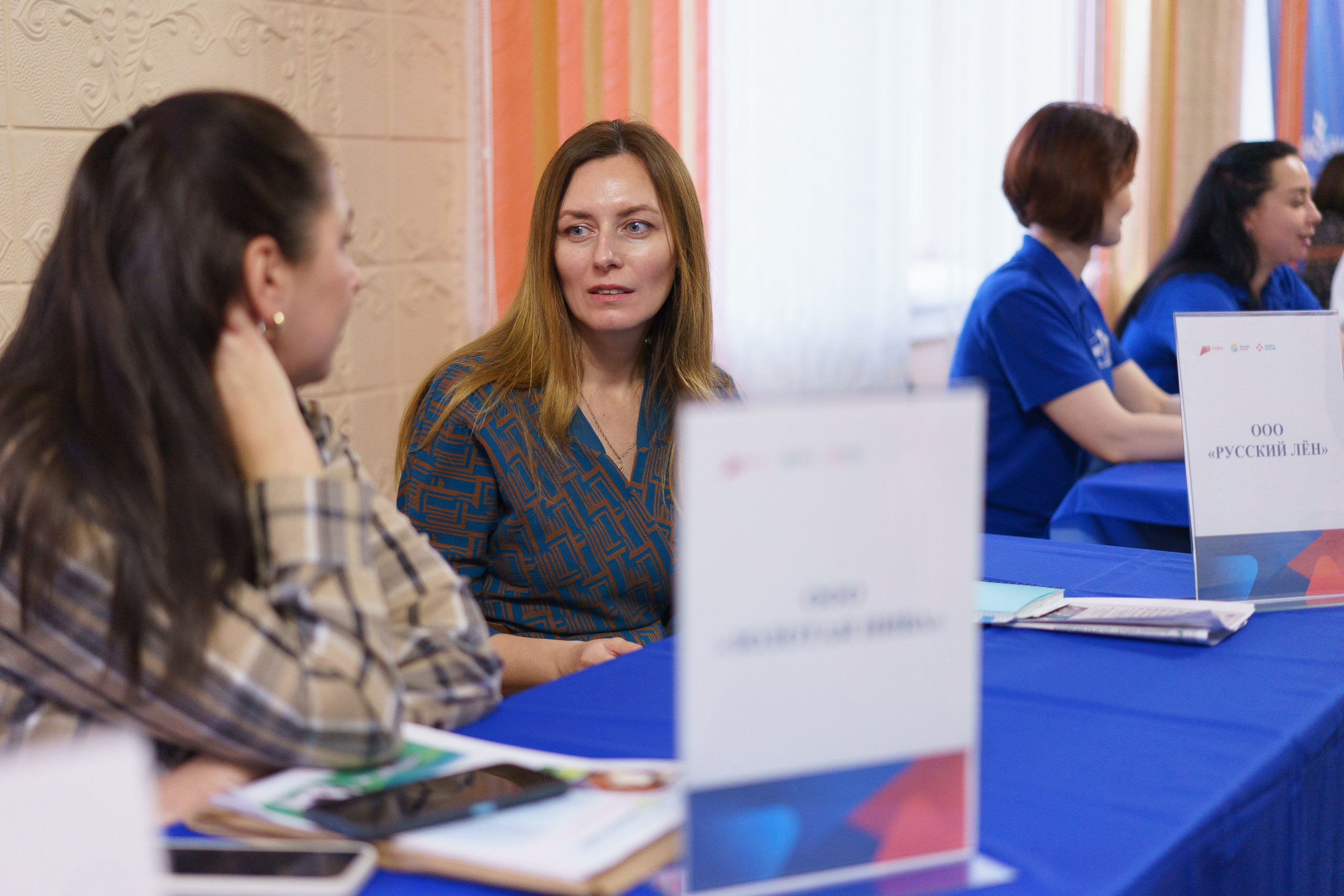 Межотраслевая выставка учебных заведений, Сафоново. Фотограф и видеограф Смоленск | Студия Цезарь