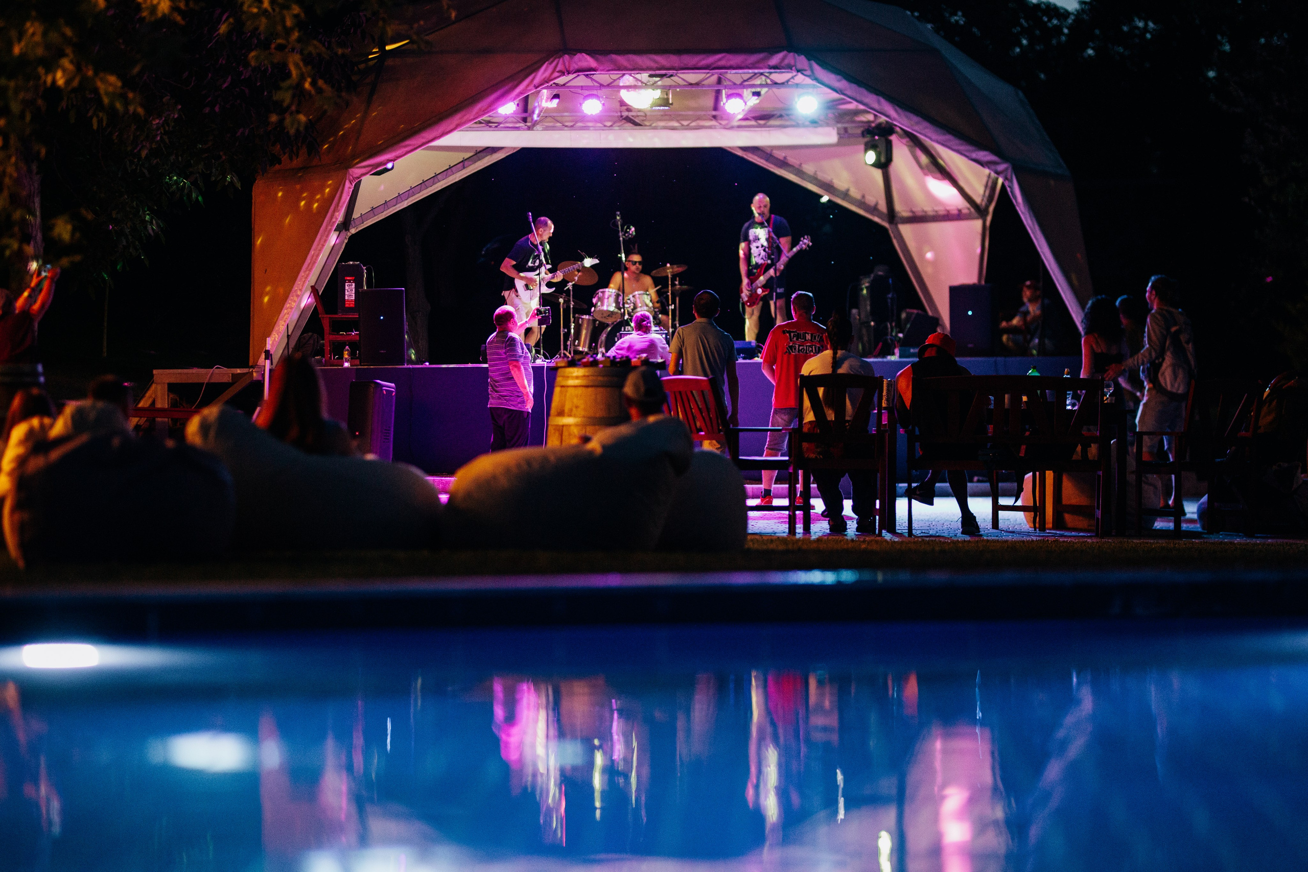 Рок концерт на винодельне. Фотограф в Крыму