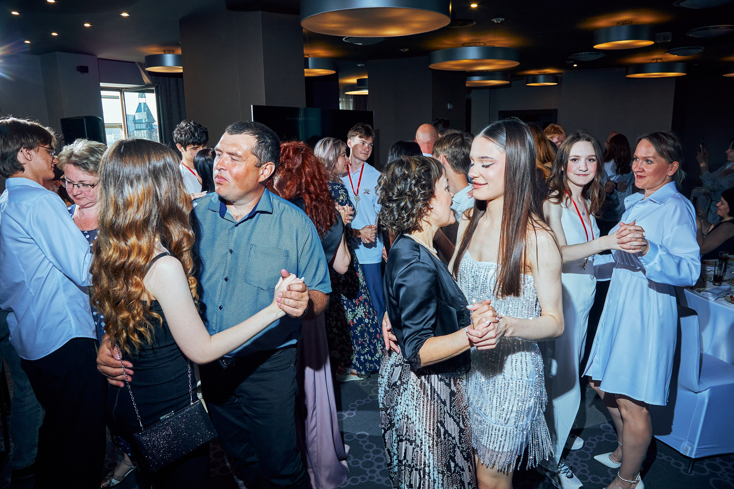 Выпускные 9-й и 11-й класс. Фотограф в Екатеринбурге Булат Хамитов