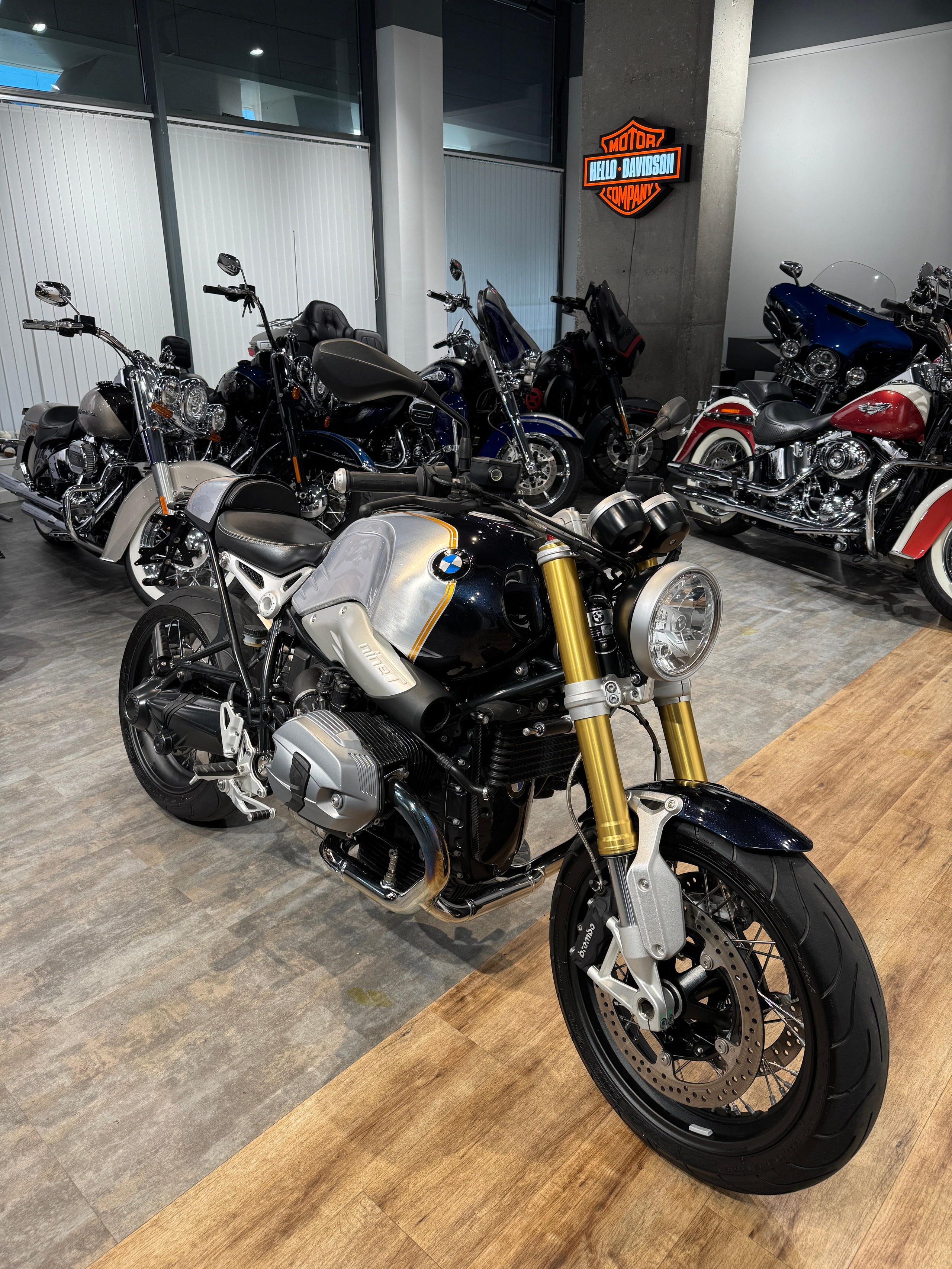 Мотоциклы Harley-Davidson BMW R Nine T (Option 719) — купить мотоцикл. Hello Davidson, Москва. Только хорошие мотоциклы…