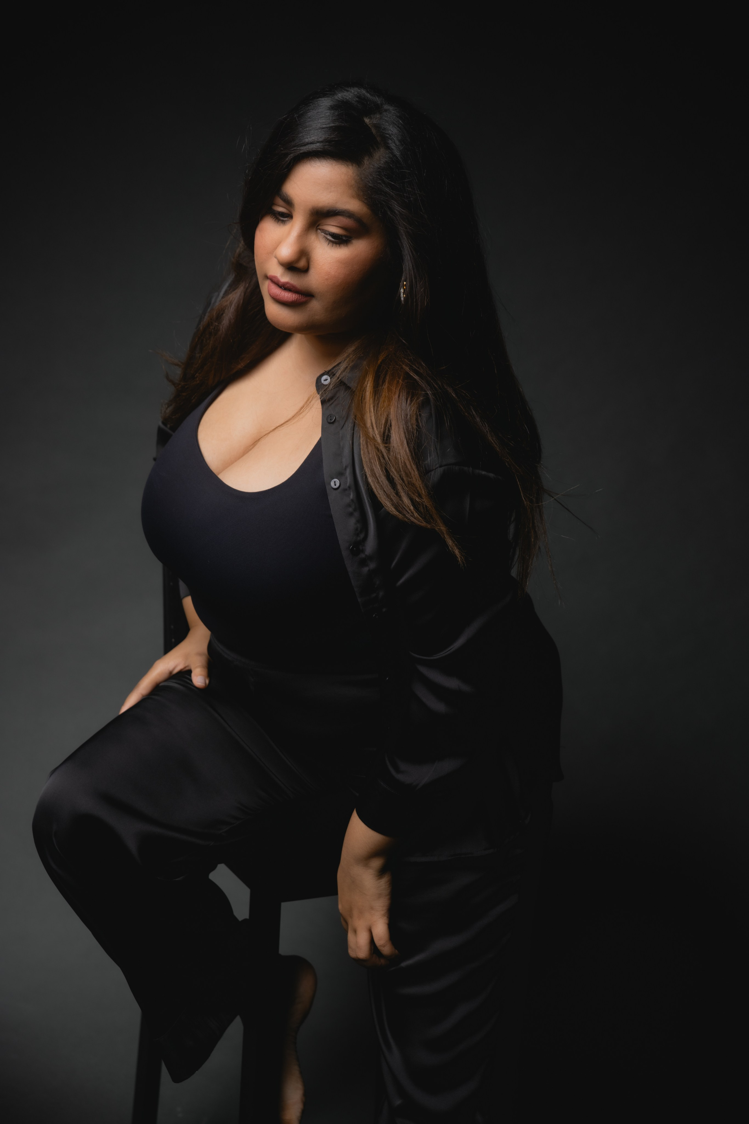 NOGLYSH. Anastasiia Antoniuk portrait, family and couple photographer, Portugal