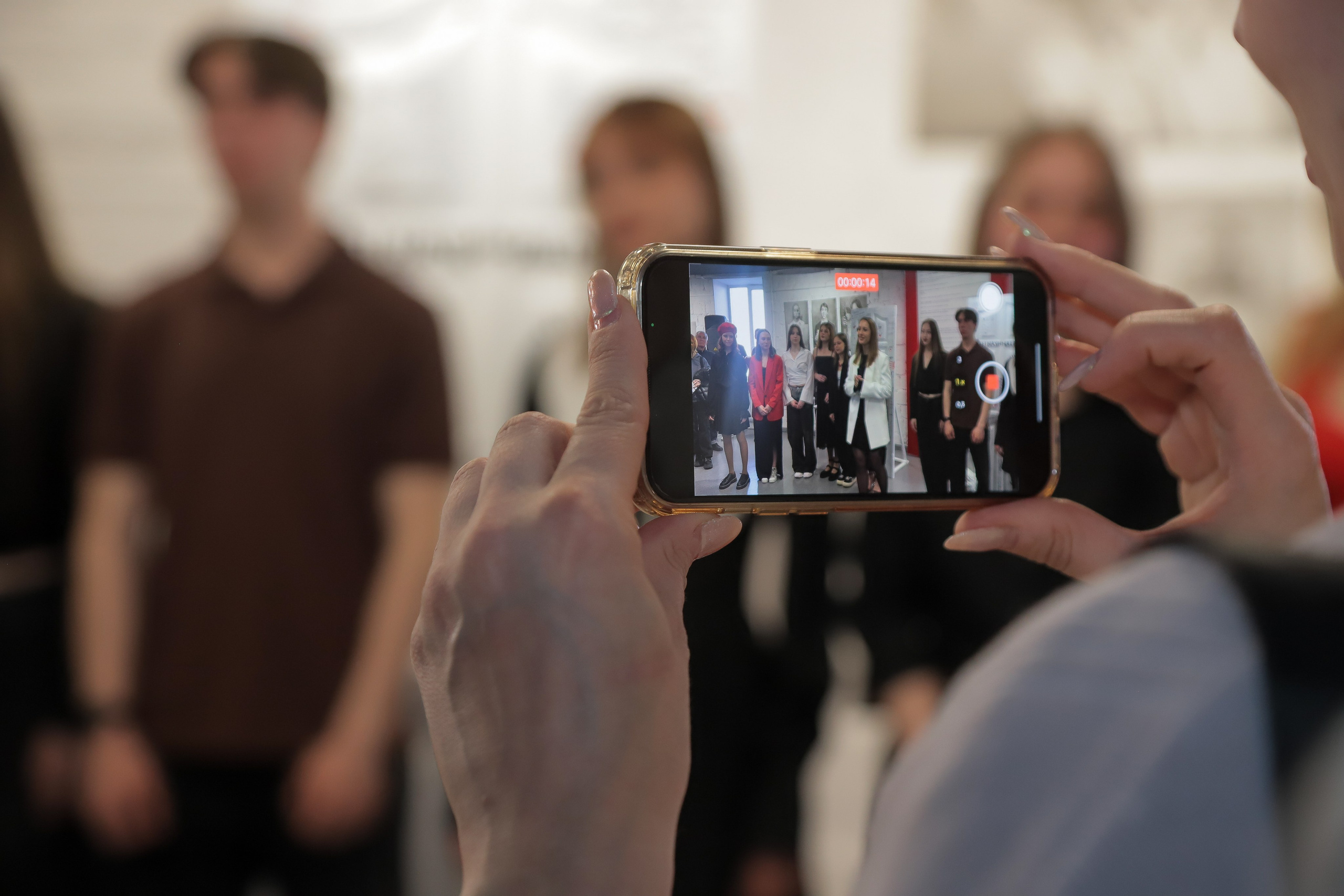 Выставка — проект «Мы начинаем путь!». АРТИКУЛ. Выпускные альбомы Нижний Тагил