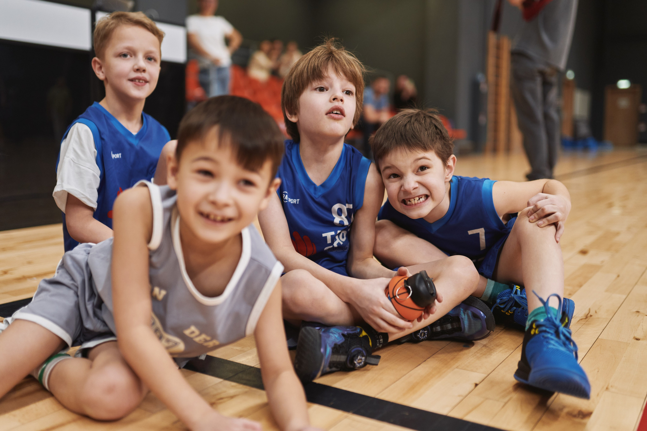 Новогодний баскетбол 2025. Детская лига. Евгений Бреча. Коммерческий и бэкстейдж фотограф в Москве