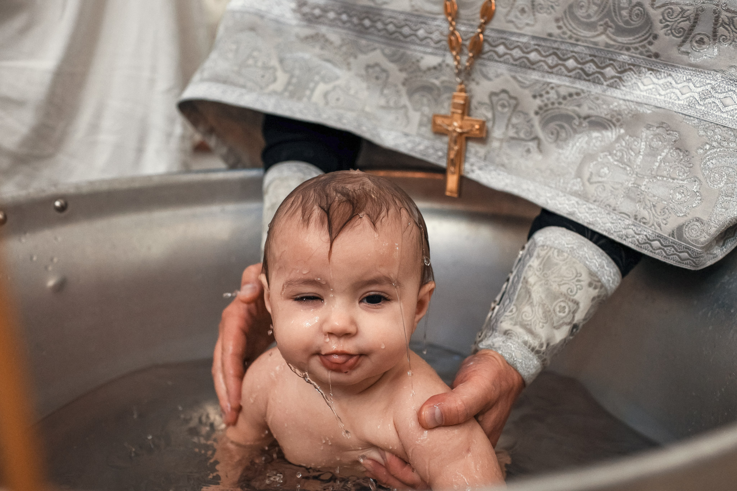 Крещение в Храме Даниила Московского Метрогородке. Профессиональный фотограф в Москве и Мо Мария Шантарёва