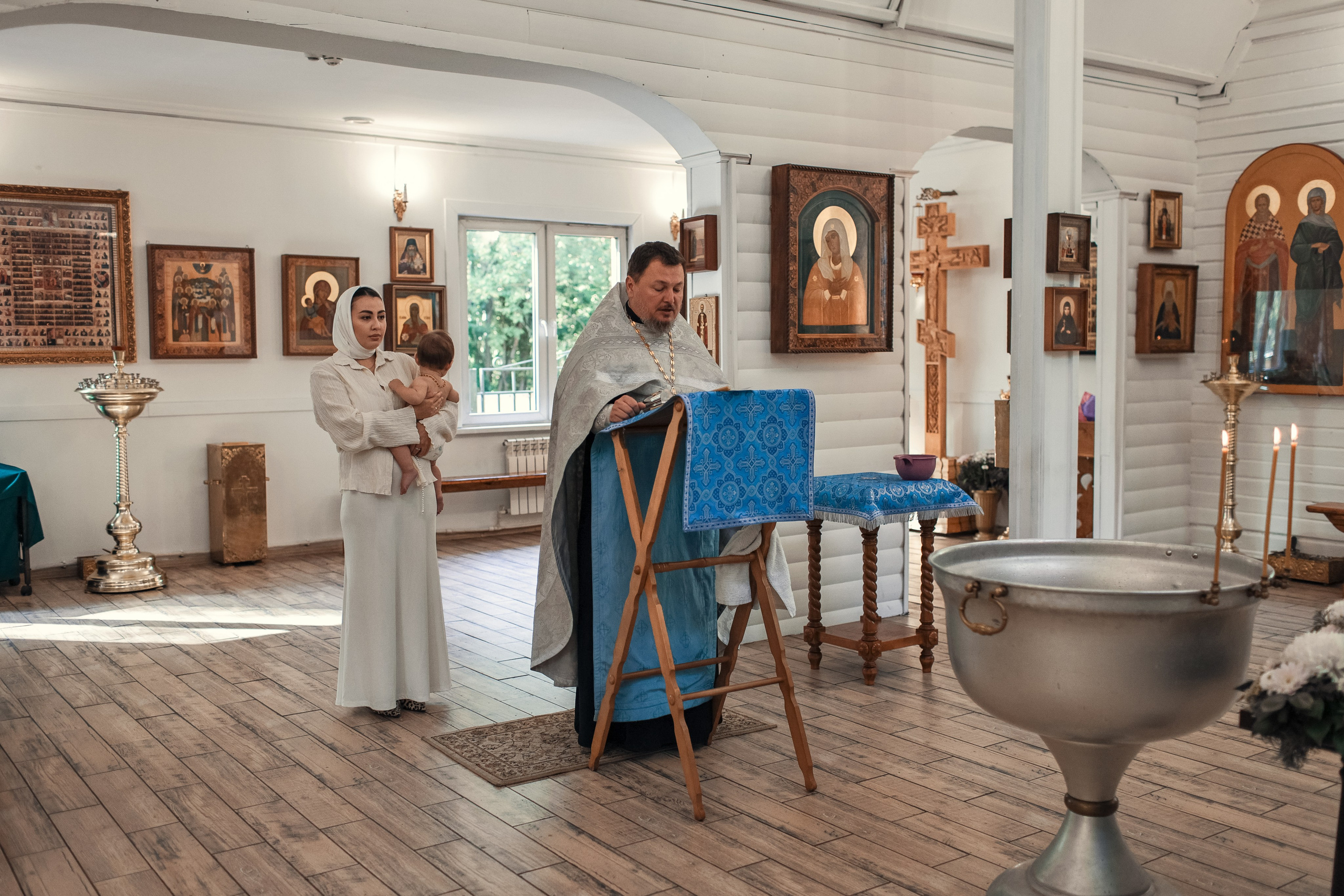 Крещение в Храме Даниила Московского Метрогородке. Профессиональный фотограф в Москве и Мо Мария Шантарёва