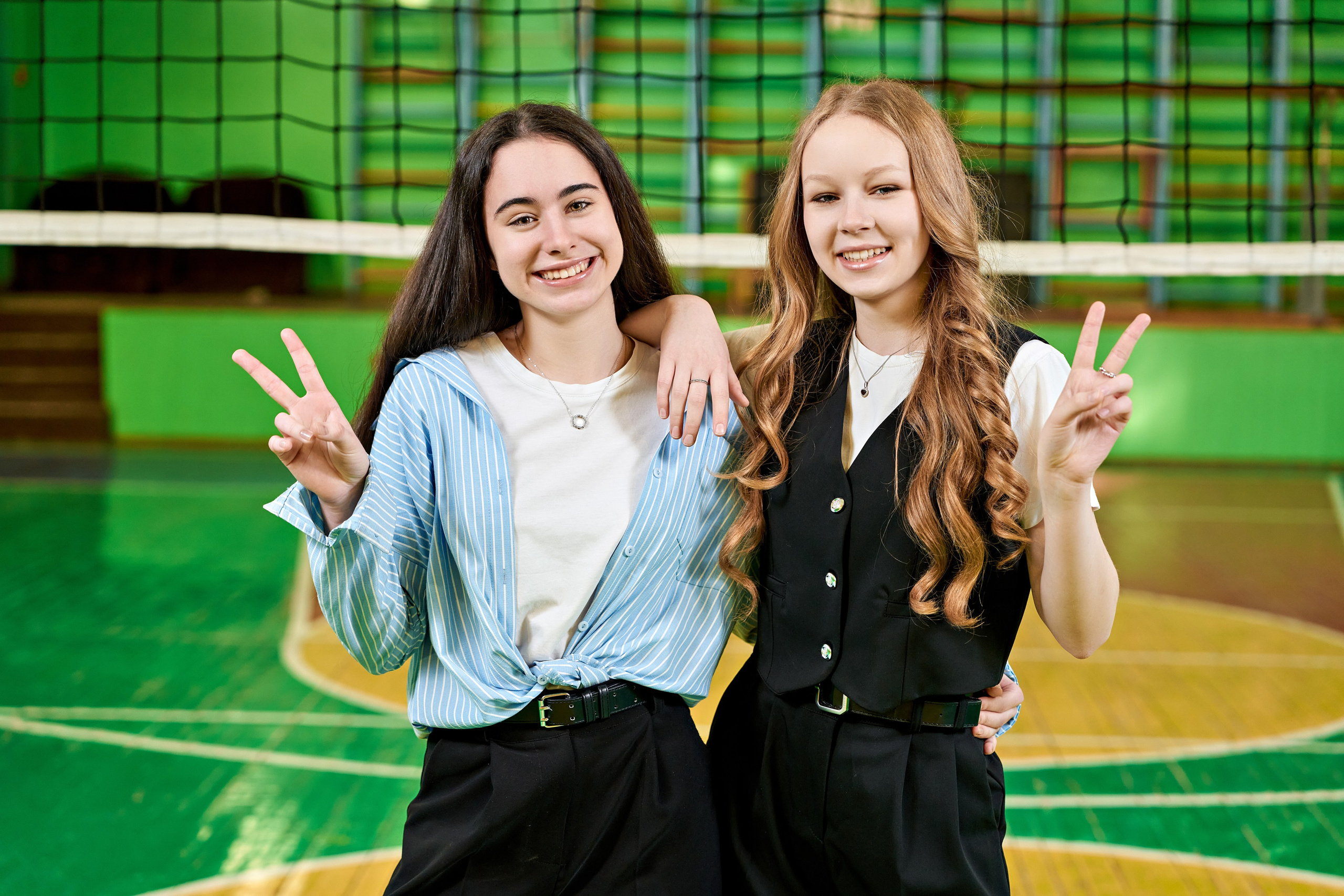 Выпускные альбомы в Калуге. Фотосъёмка в школе. Лицей № 9 имени К. Э. Циолковского. Фотограф Меняйло Евгений. Свадьба. Портрет. Репортаж. Семья. Контент