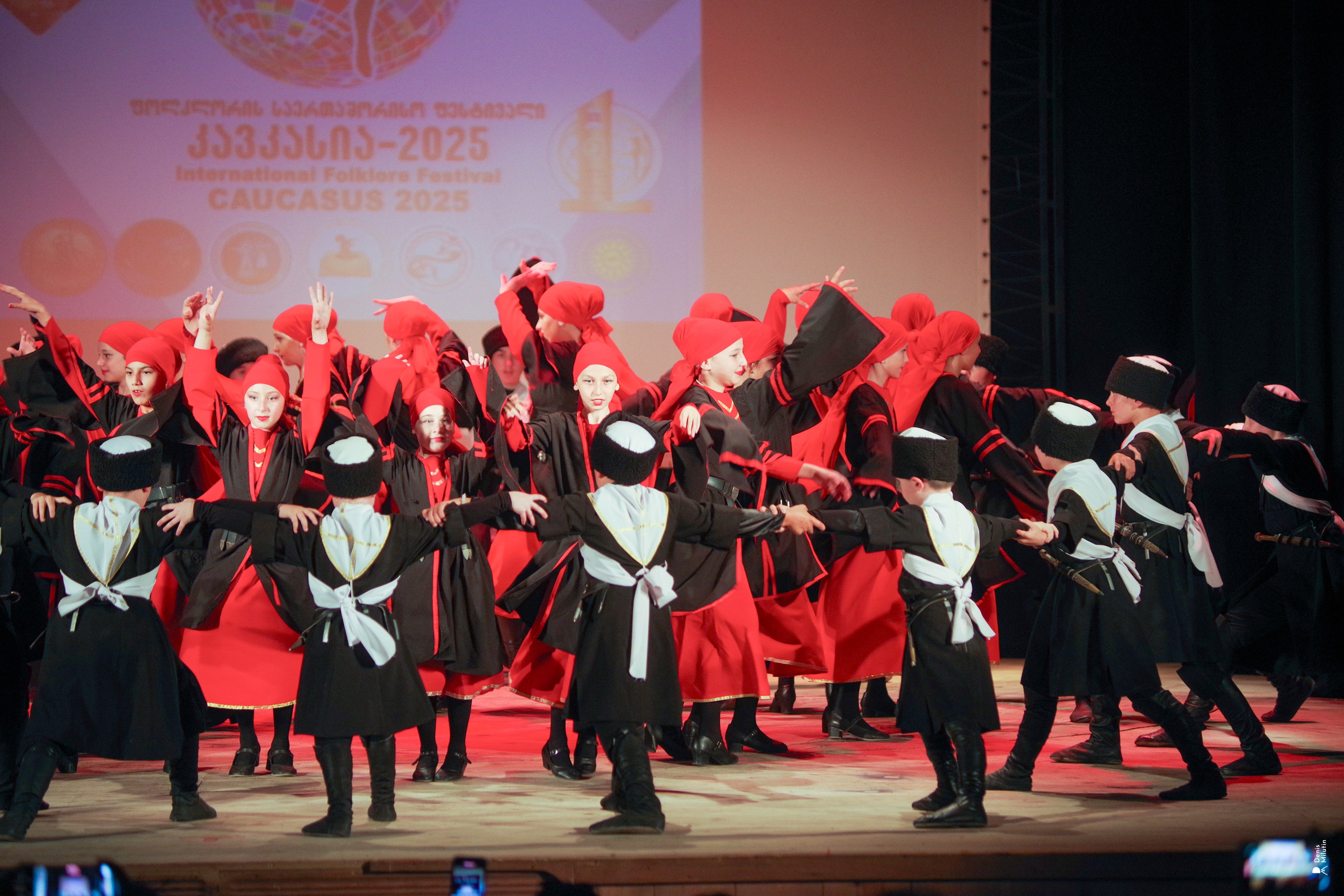 Танцы в прекрасном Они. Портретный фотограф Денис Милютин