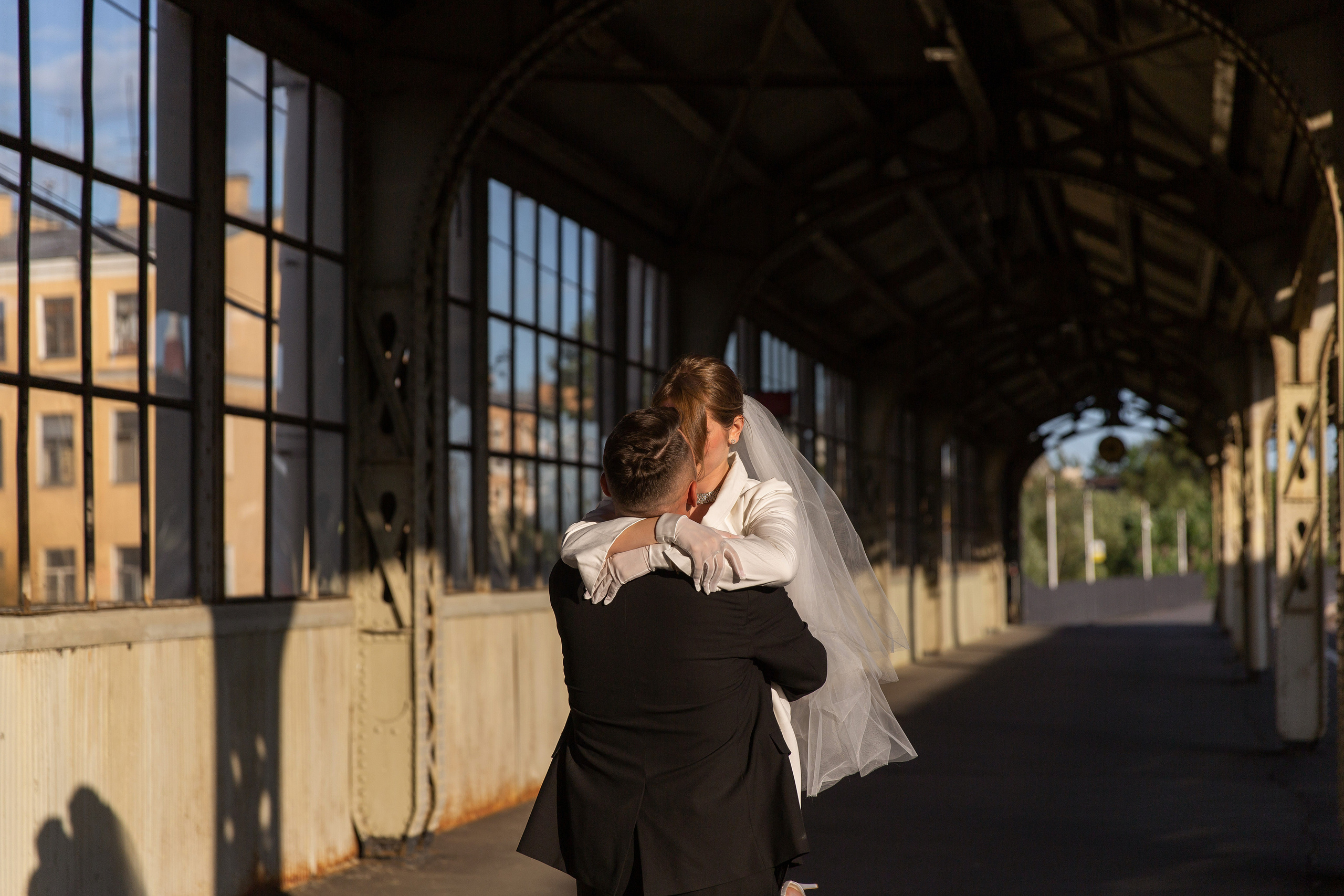 Анонс свадебной серии на Витебском вокзале. Свадебный и портретный фотограф в Санкт-Петербурге Надежда Чечулина