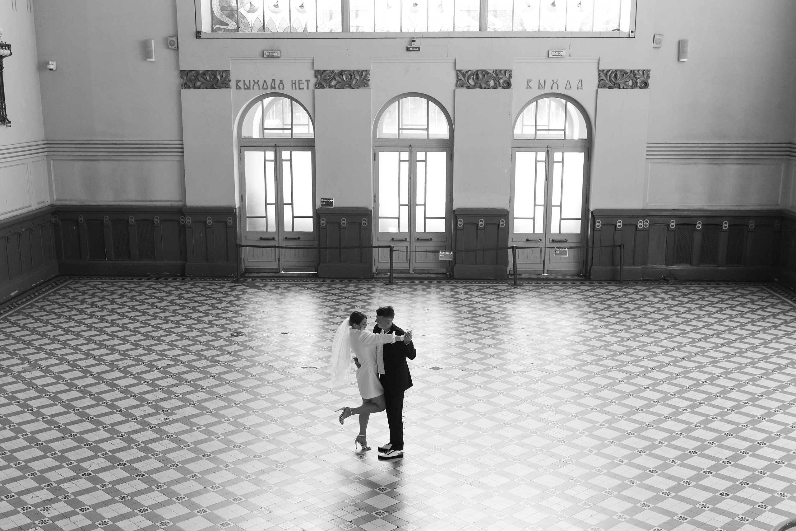 Анонс свадебной серии на Витебском вокзале. Свадебный и портретный фотограф в Санкт-Петербурге Надежда Чечулина