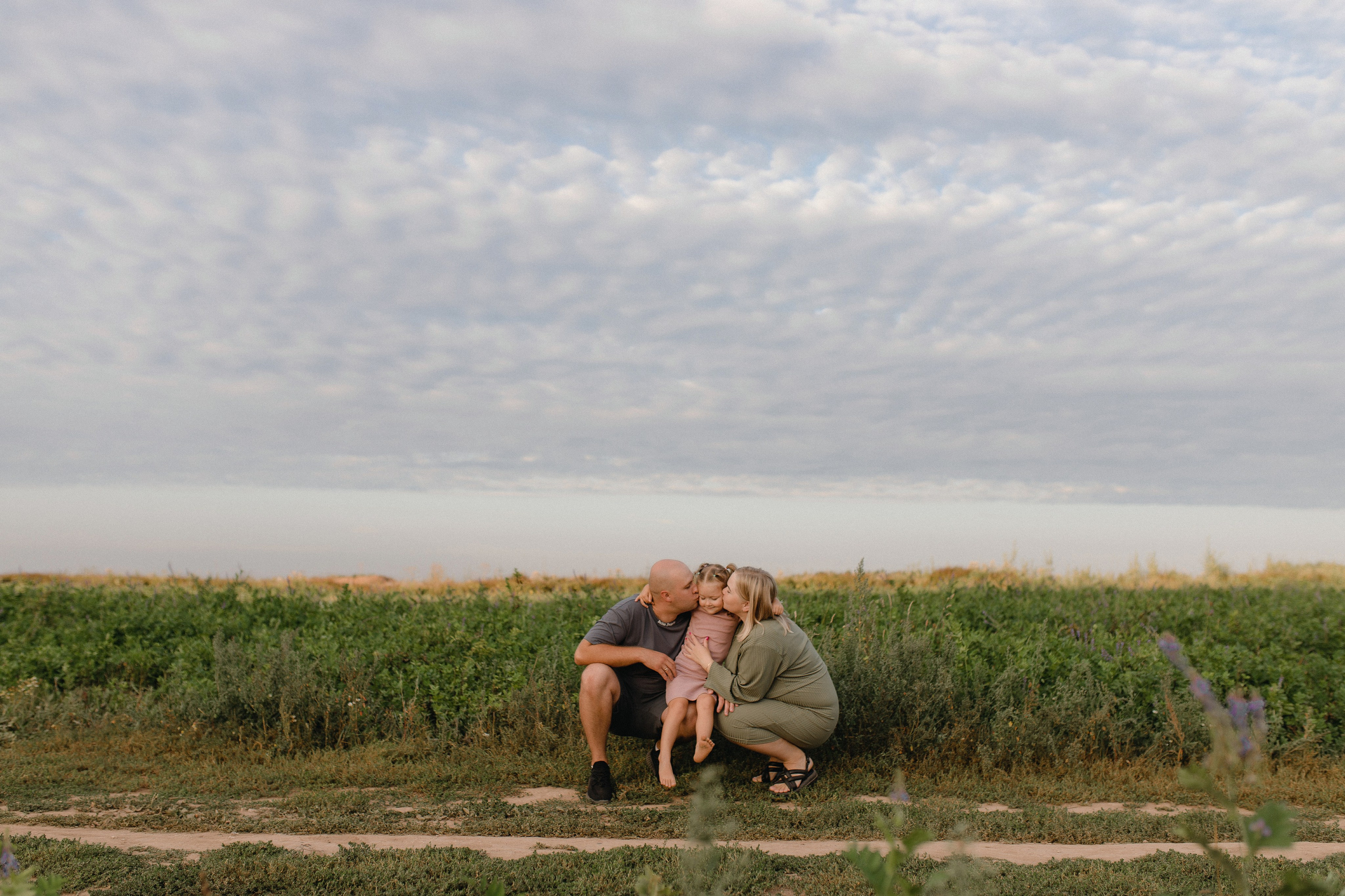 Аня, Вадим и Ева. Главная