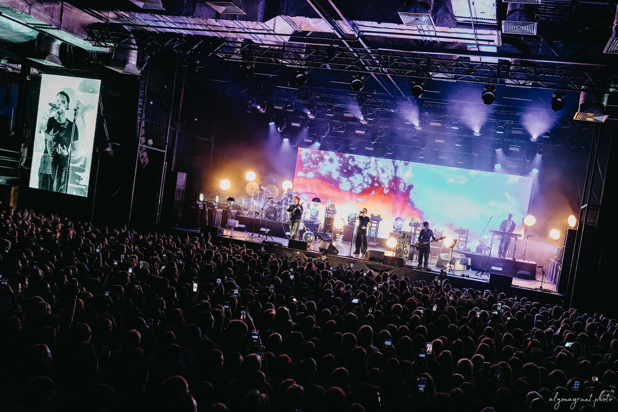 Ваня Дмитриенко, фоторепортаж СПб, A2, 23.10.2025. Алена Адрианова: фотограф в Санкт-Петербурге