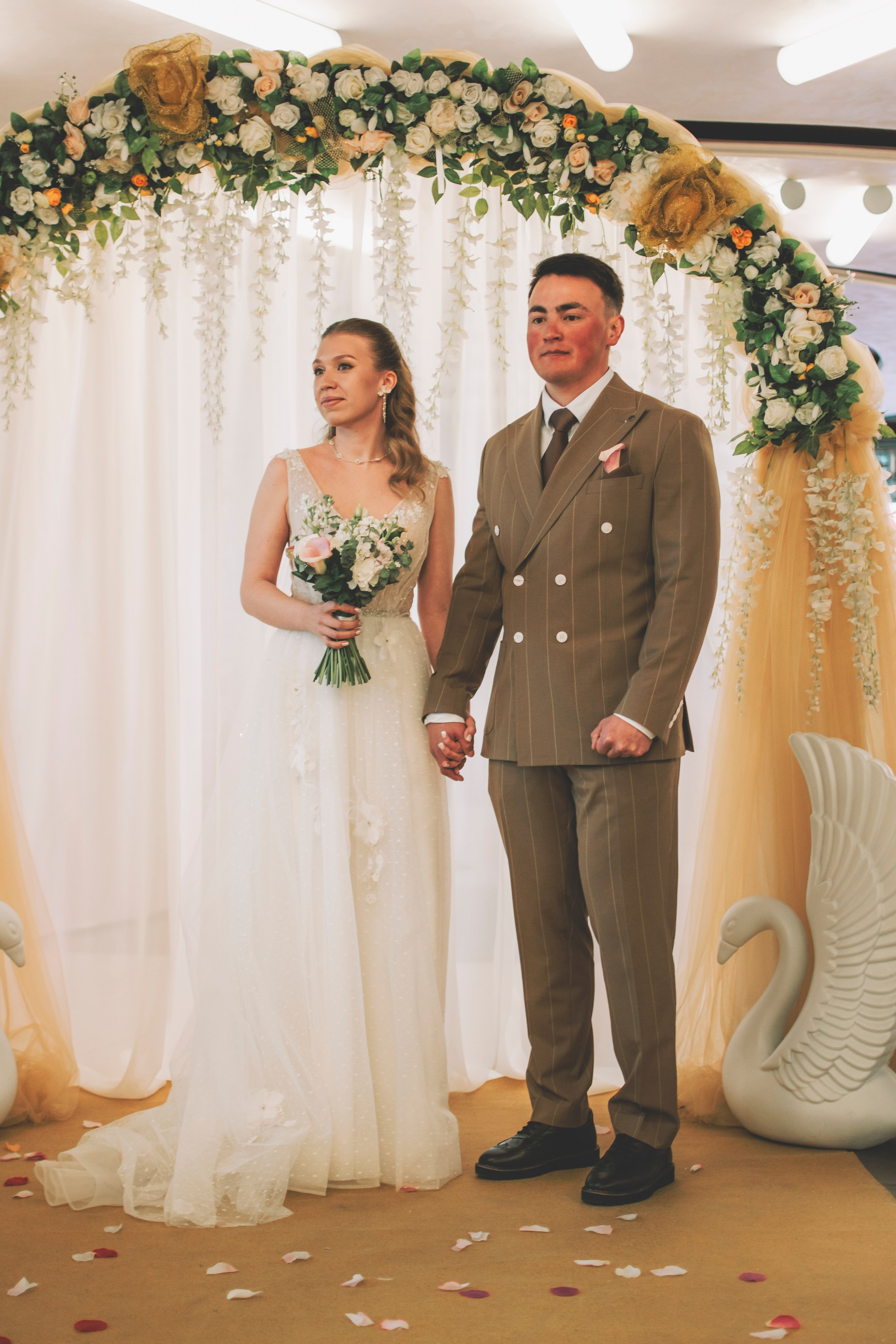 Альберт и Анастасия (Студийная фотосессия, роспись в ДК Нефтяник + фотосессия с гостями). Семейный и свадебный фотограф Губкинский и Ставрополь