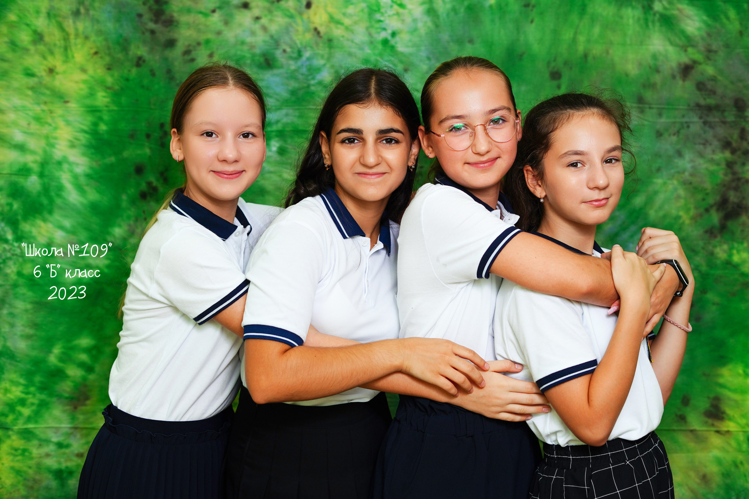 Мелкие группы / старшие классы. MEMENTO.Выпускные альбомы, школьные, юбилейные и другие книги. Ростов-на-Дону