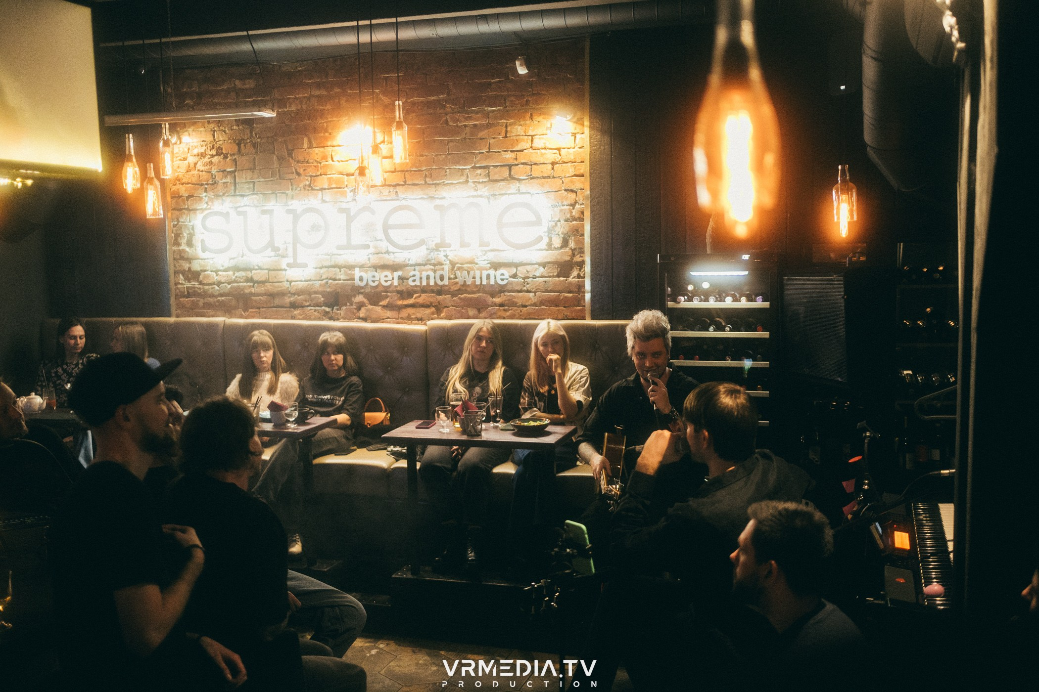 Art Talk с Pandora Secret в баре «Supreme»