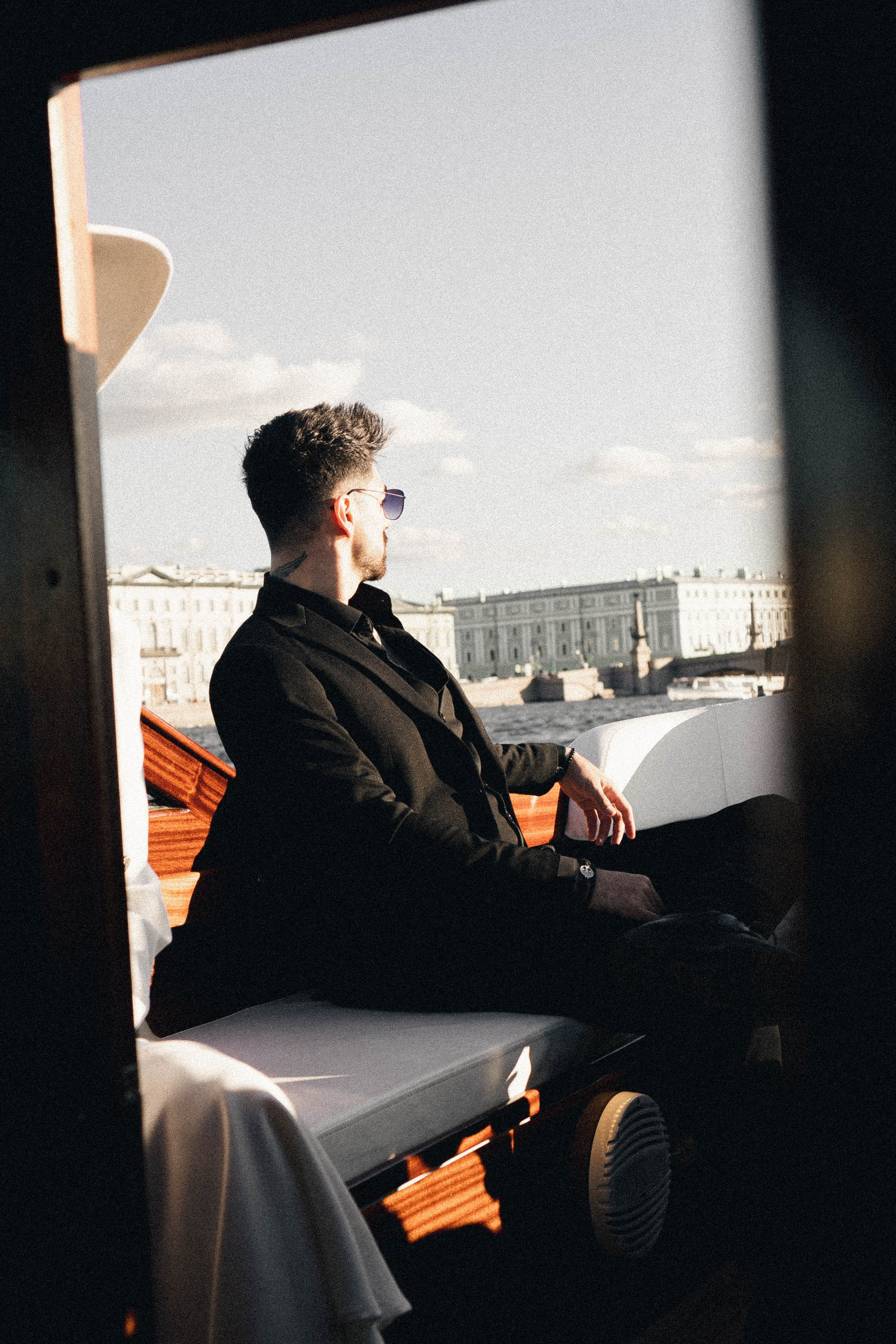 СВАДЕНБНАЯ СЬЕМКА НА КАТЕРЕ ПО КАНАЛАМ САНКТ-ПЕТЕРБУРГА И В АКВАТОРИИ НЕВЫ. Профессиональный фотограф, Санкт-Петербург — Виктория Богомолова