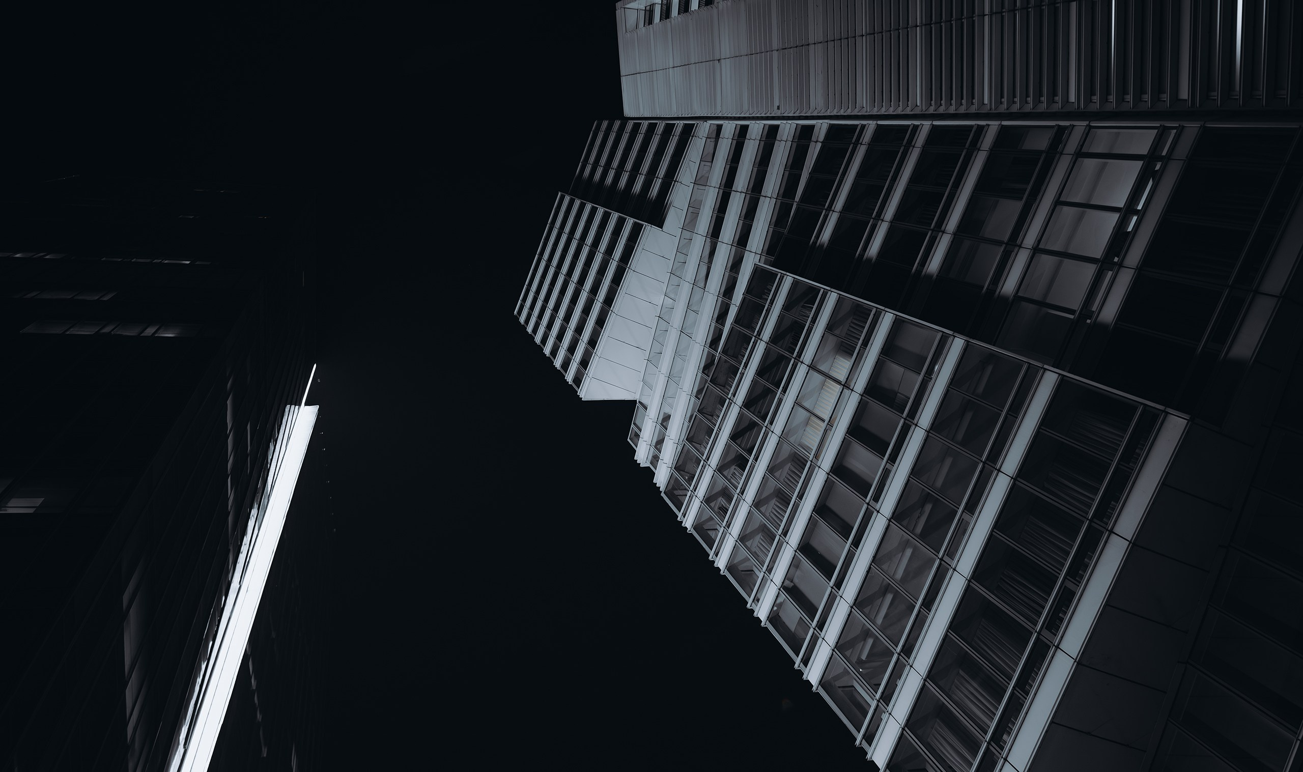 2024 — Night Street. Photographer in Almaty — Alexey Konkov | Reportage, Weddings, Portraits, Love Story