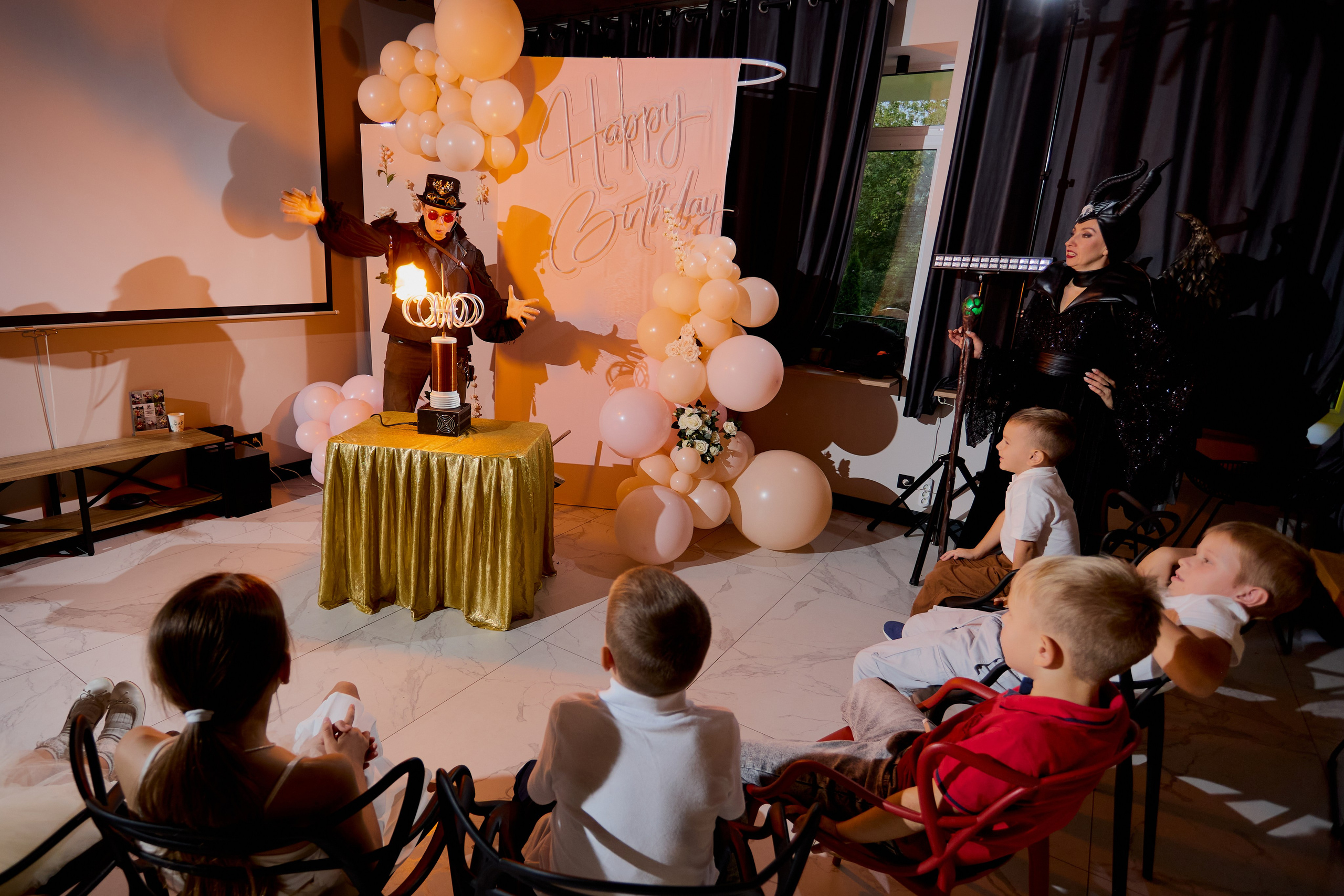 Малифисента и Тесла шоу. Свадебный фотограф Москва и Московская область Борисов Сергей