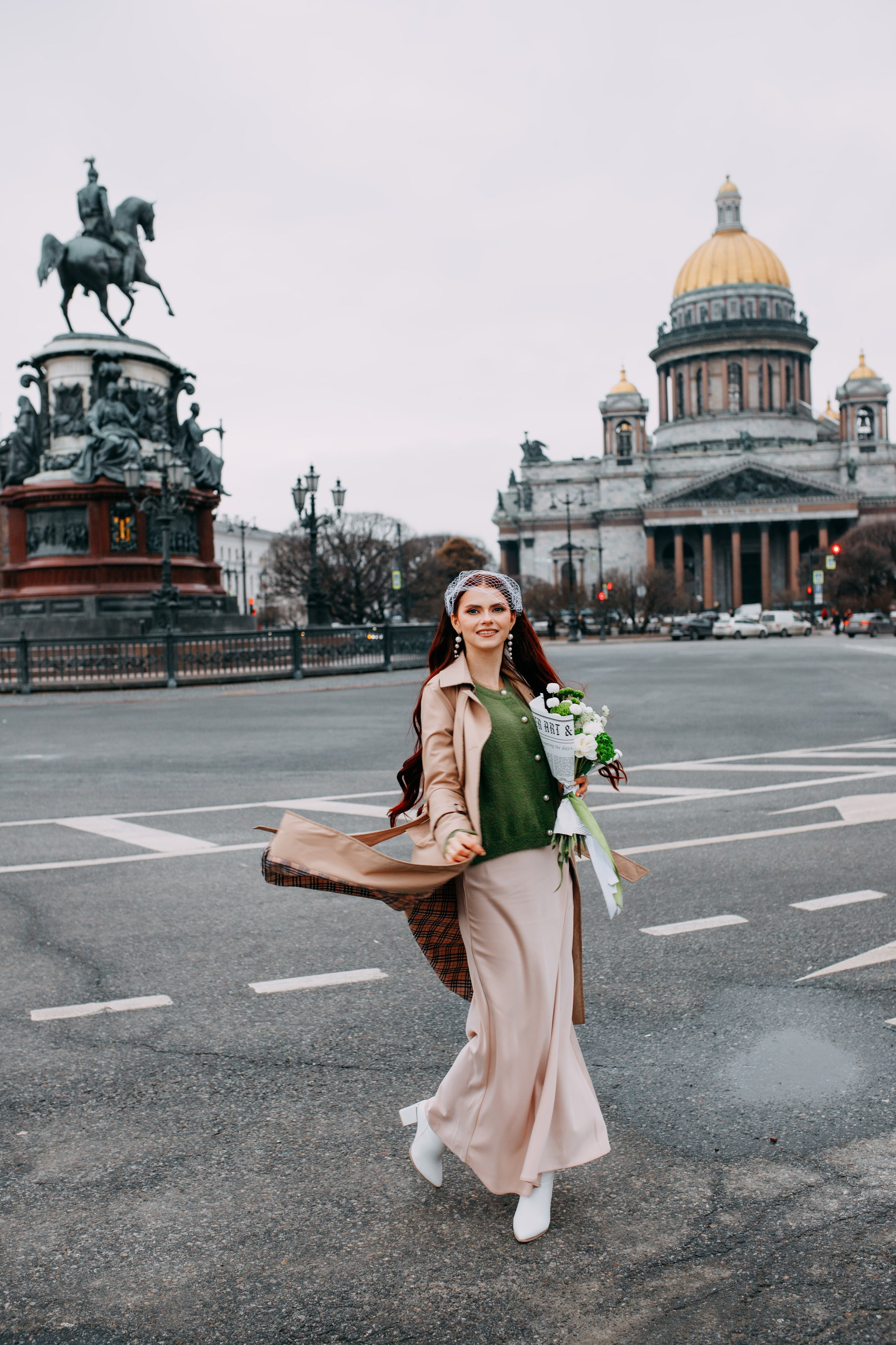 Прогулка у Исаакия. Фотограф в Санкт-Петербурге Alina Film