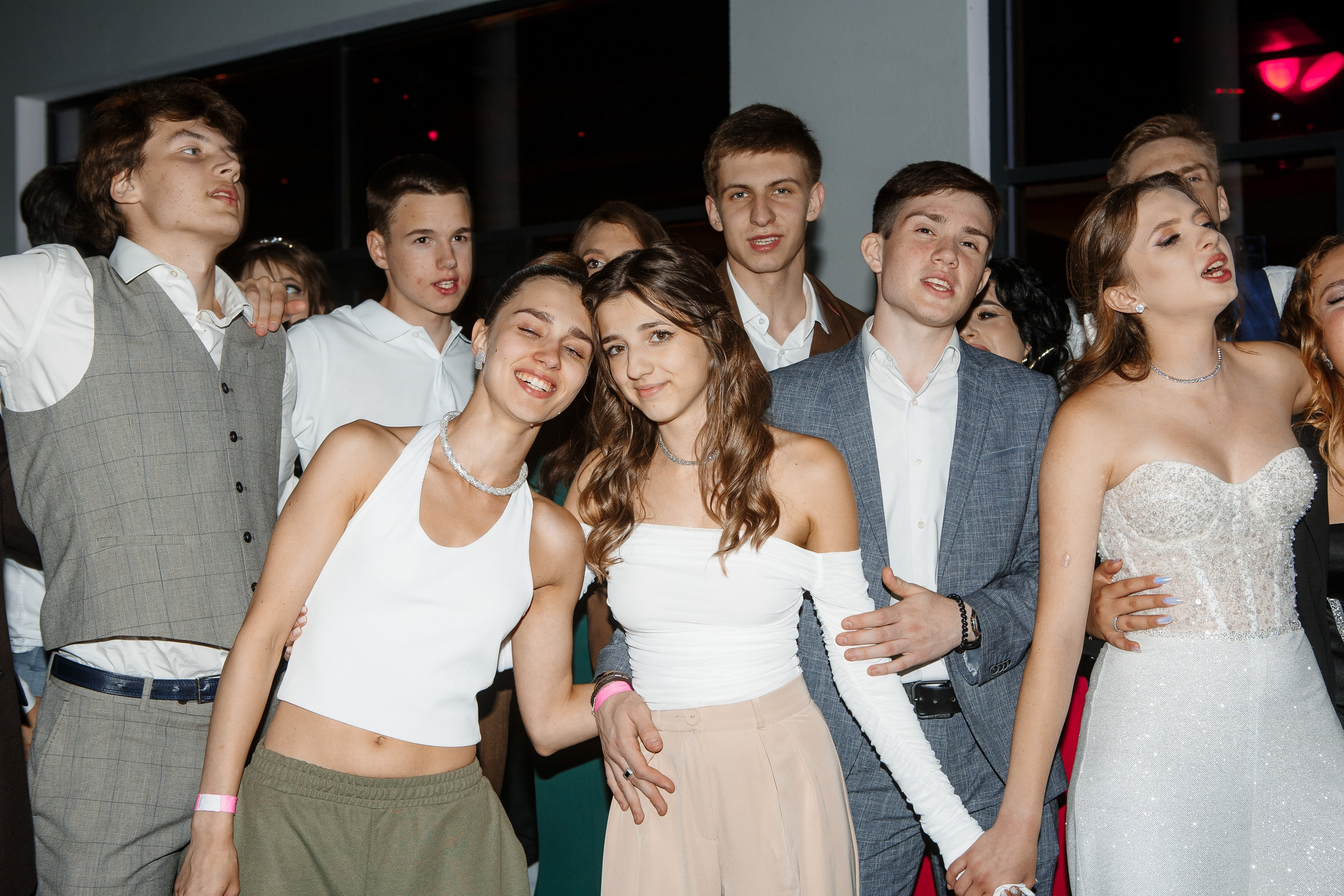 Выпускной Гимназия 12 2024 OpenHouse. Свадебный и портретный Фотограф в Липецке Дмитрий Котюков