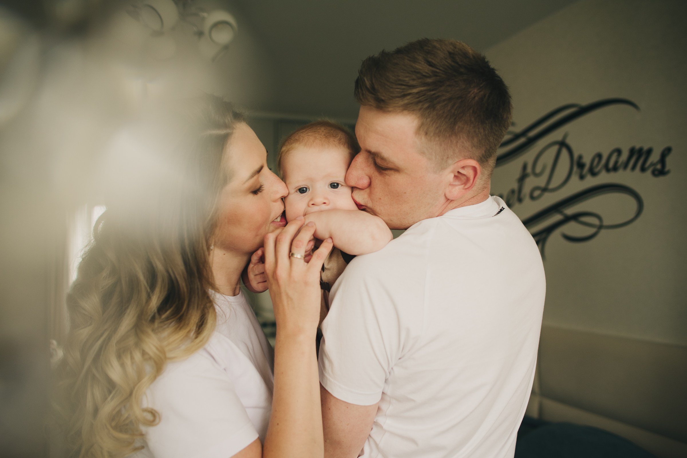 Наш мир — маленький ты!. Фотограф в Москве новорожденные свадьбы семьи Дарья Ларионова