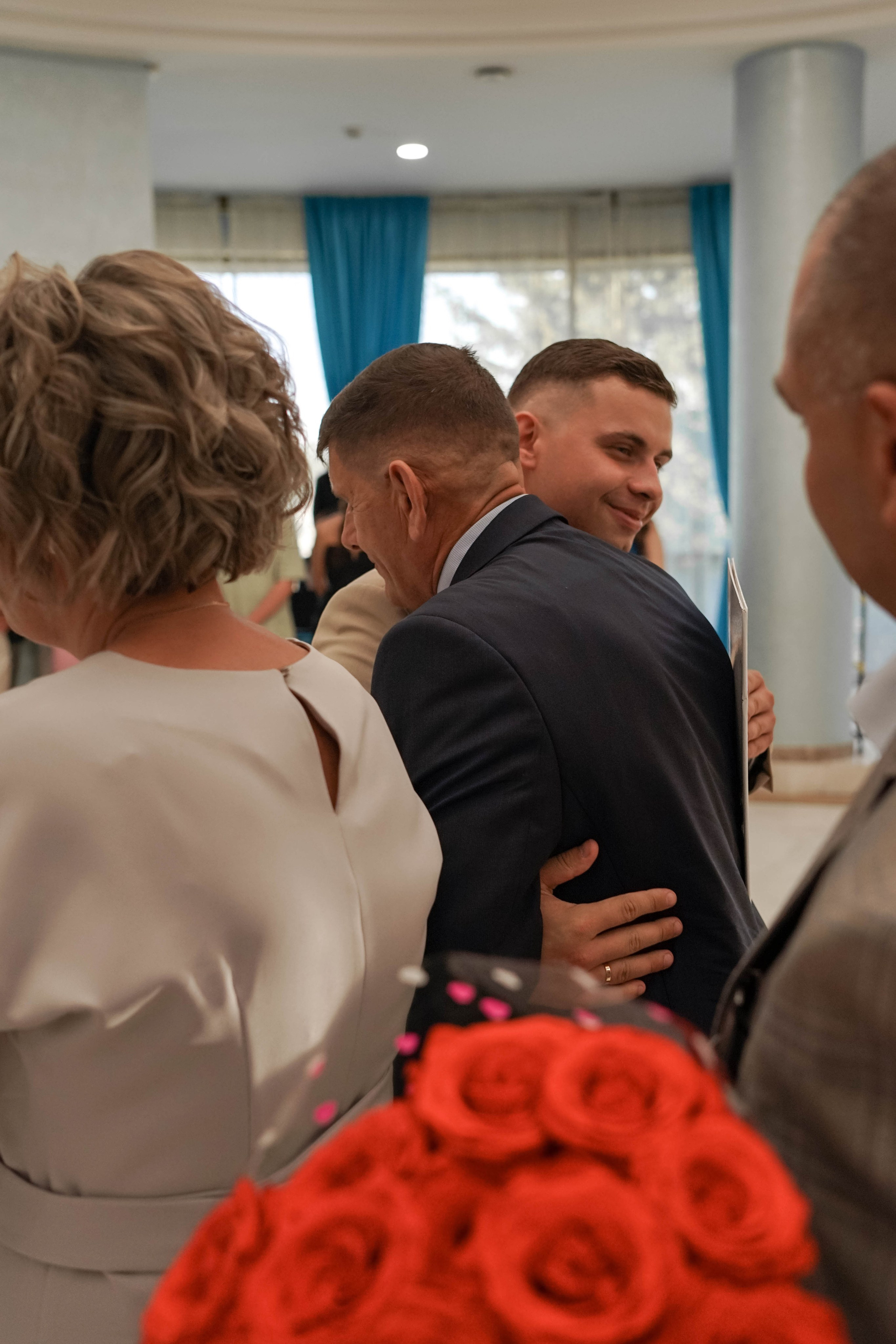 Лиза и Сережа: регистрация, прогулка и банкет. Фотограф в Иркутске