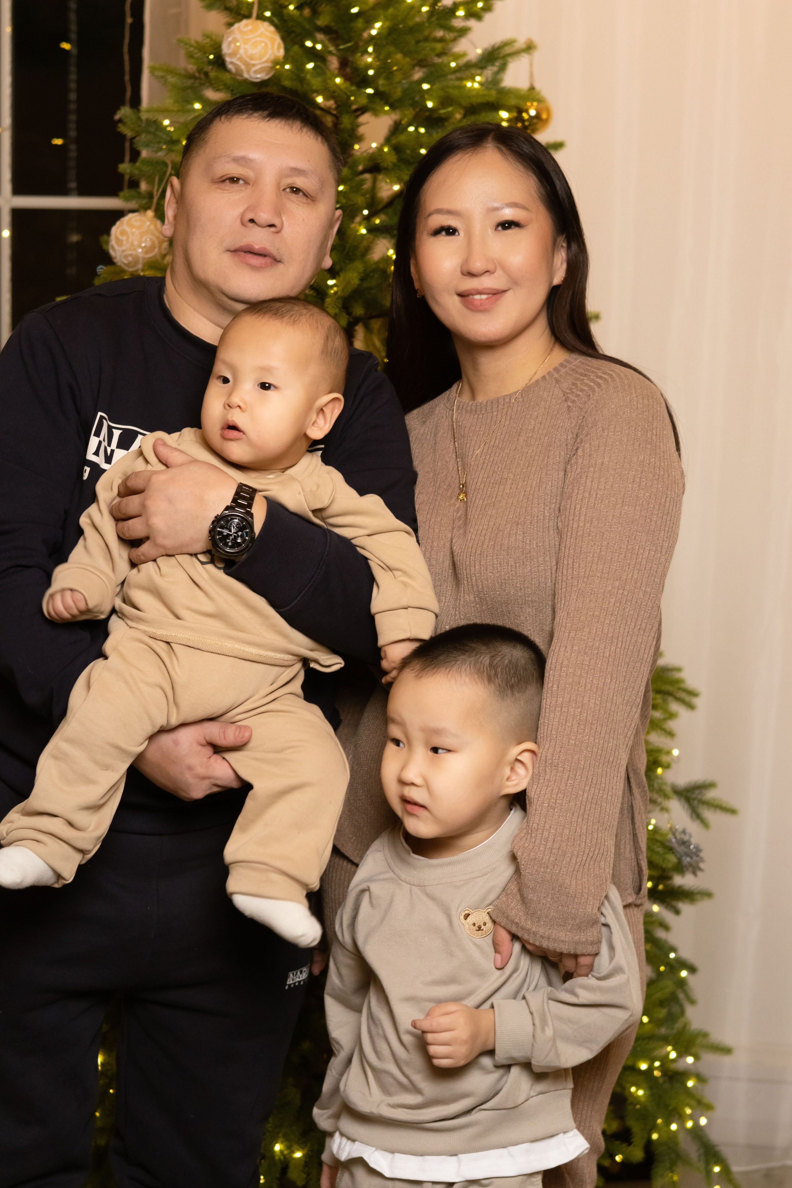 Очаровательная семья. Фотограф Якутск Зоя Николаева