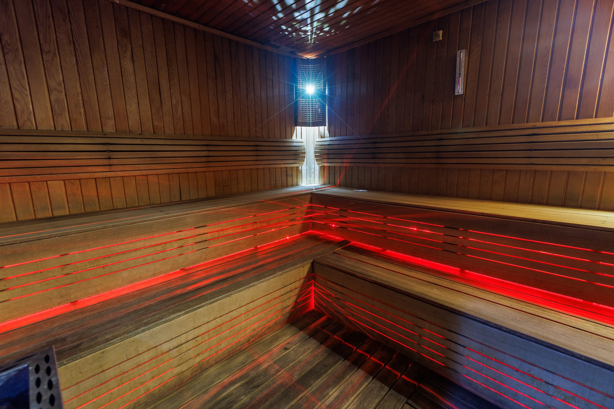 SKY TOWER (METRO CITY). Режиссёр, клипмейкер, фотограф — Андрей Охота