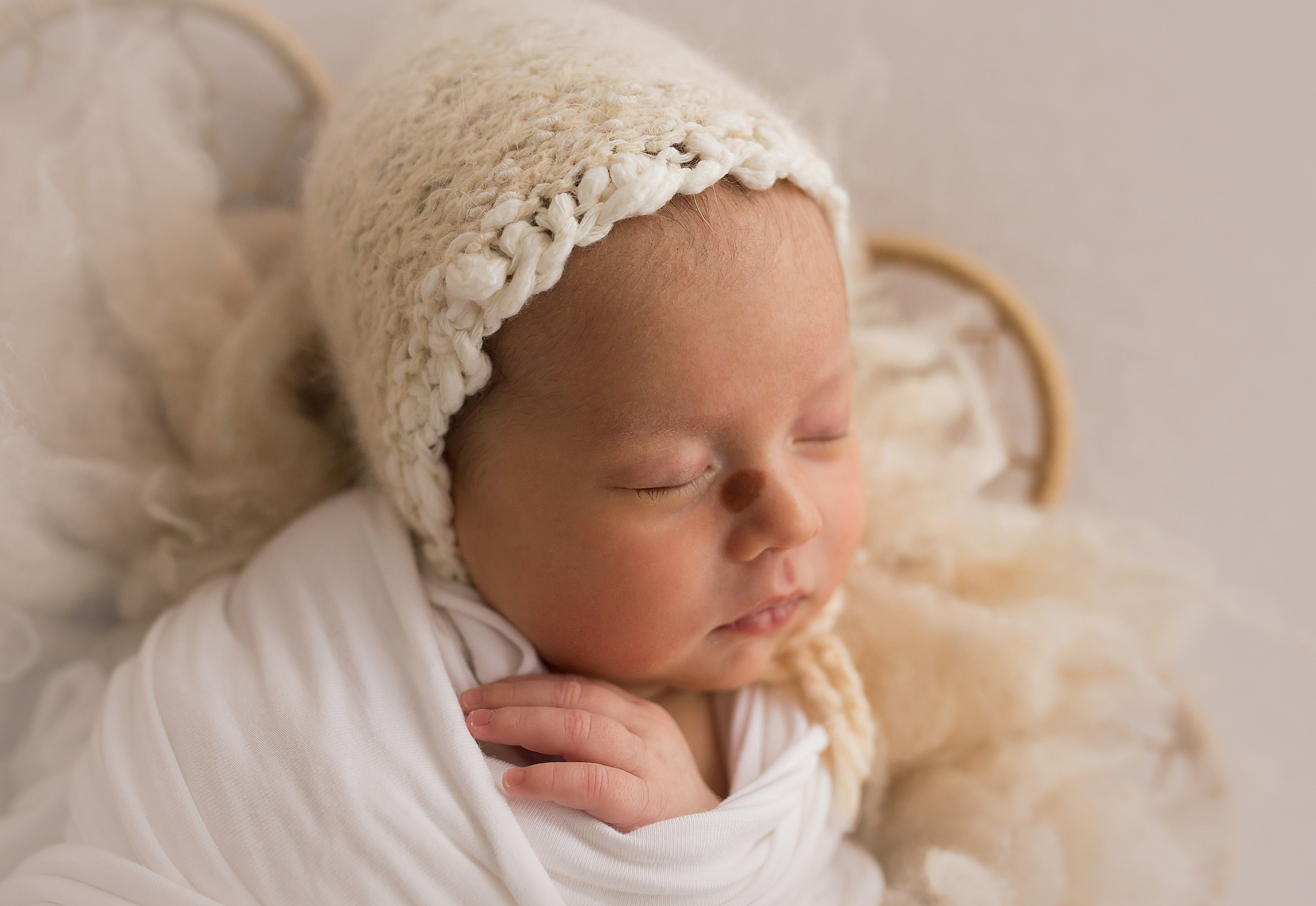 Фотосессия новорождённого. Фотограф новорождённых малышей и детский фотограф В Казани Лана Максим