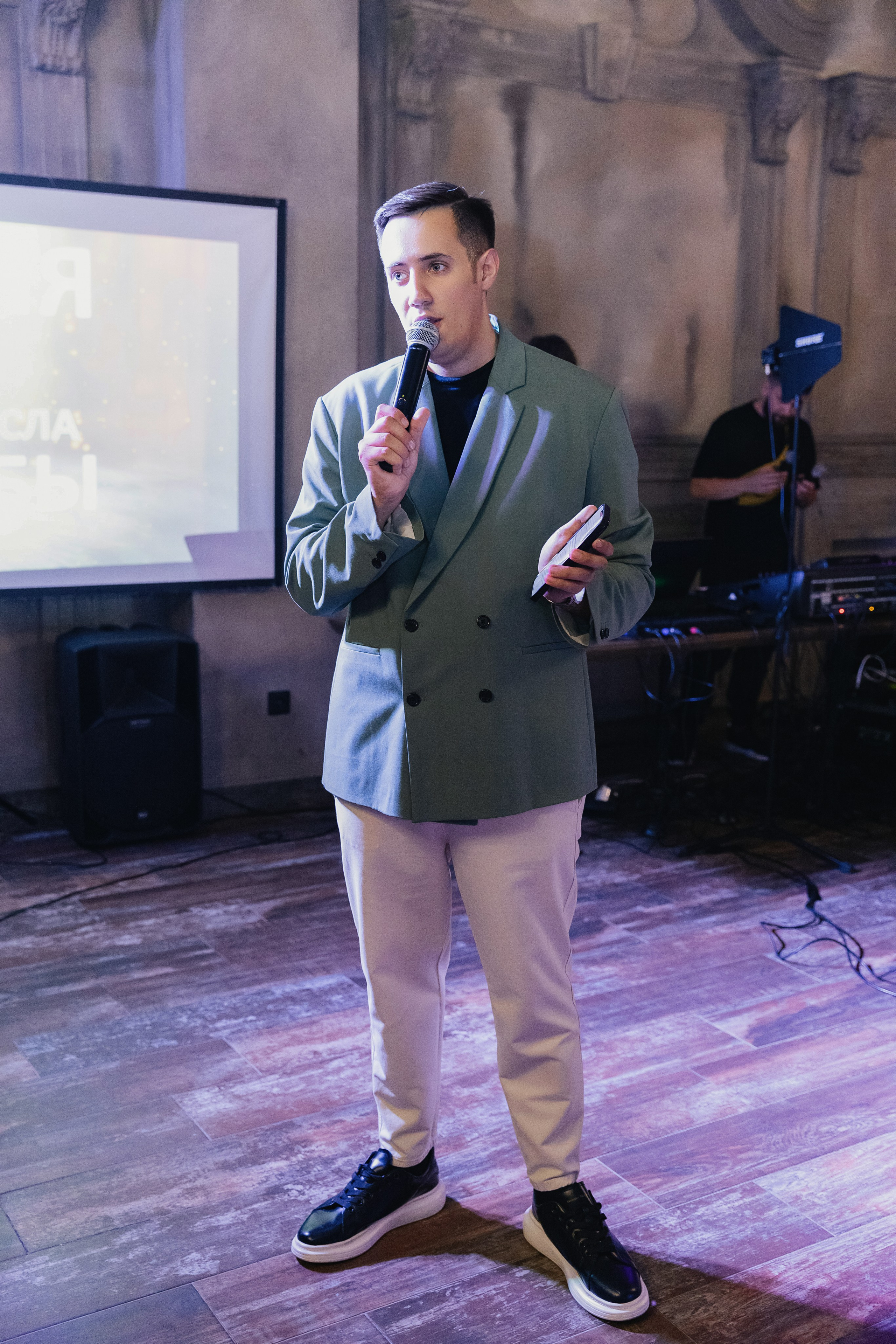 11 класс Гимназия 69. Фотограф и Видеограф в Краснодаре Юлия Солодченко