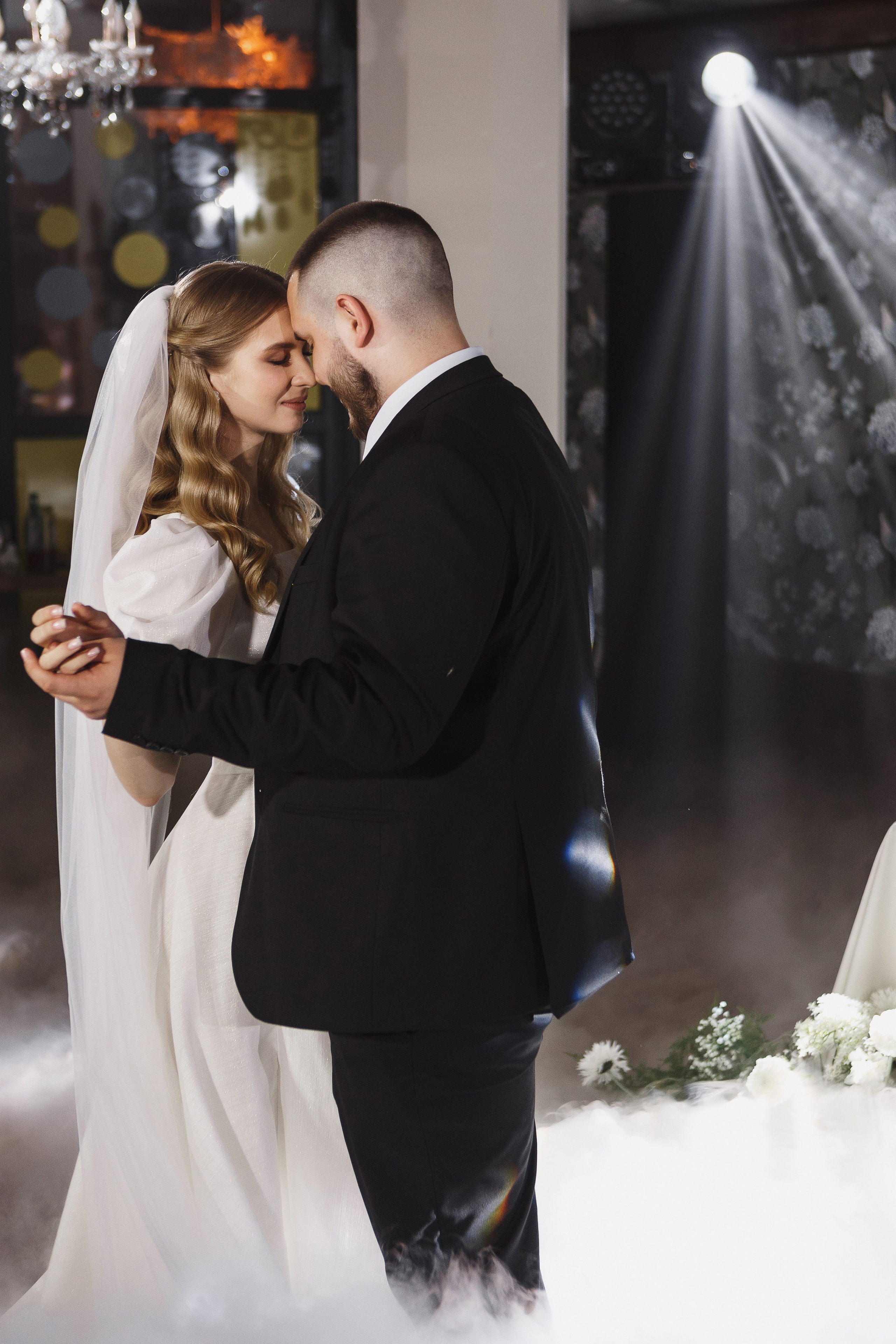 Свадебная фотосессия Саши и Насти в ресторане Чехов Сад, Таганрог. Свадебный и семейный фотограф в Таганроге Бакарюк Антон