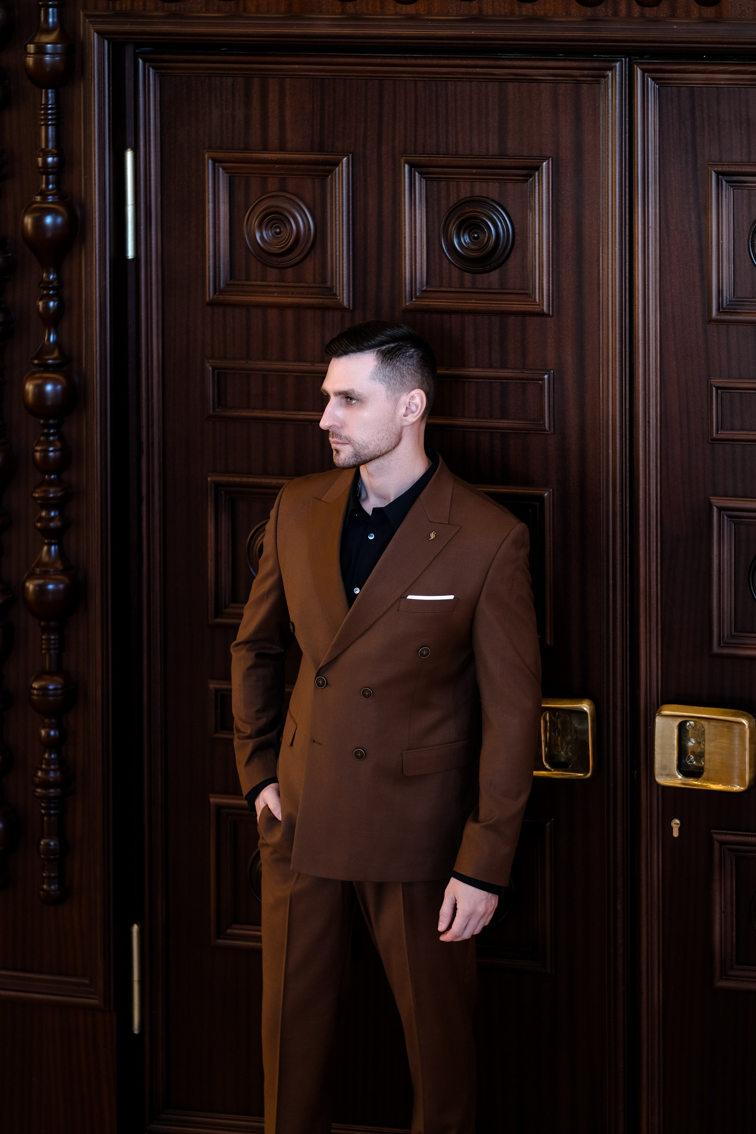 Свадебная фотосессия в театре драмы имени Наума Орлова. Свадебный фотограф в Челябинске Сырчикова Наталья