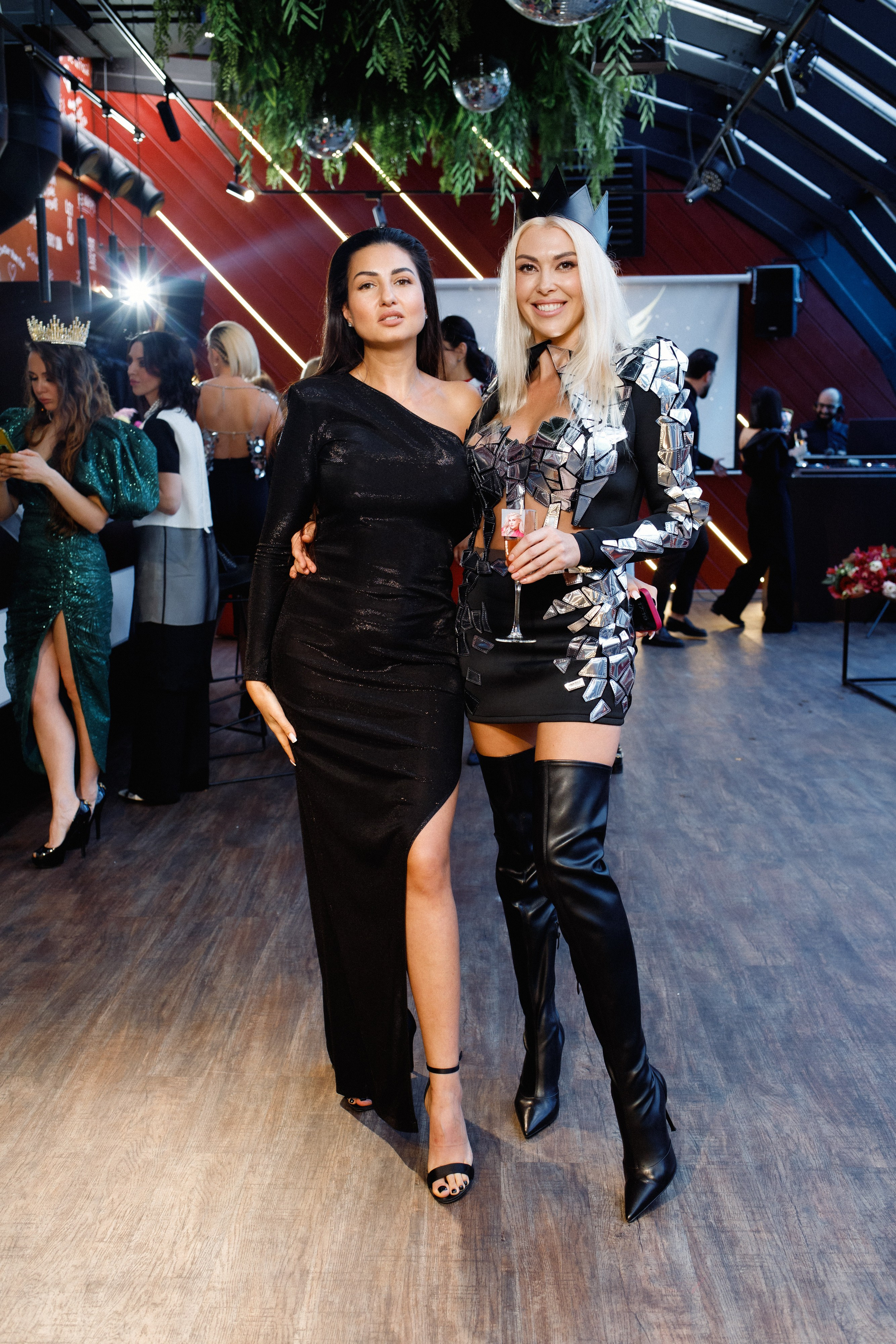 QUEEN KHV [12 ЛЕТ]. СВОИ. ФОТООТЧЕТЫ-СОБЫТИЯ-МЕСТА