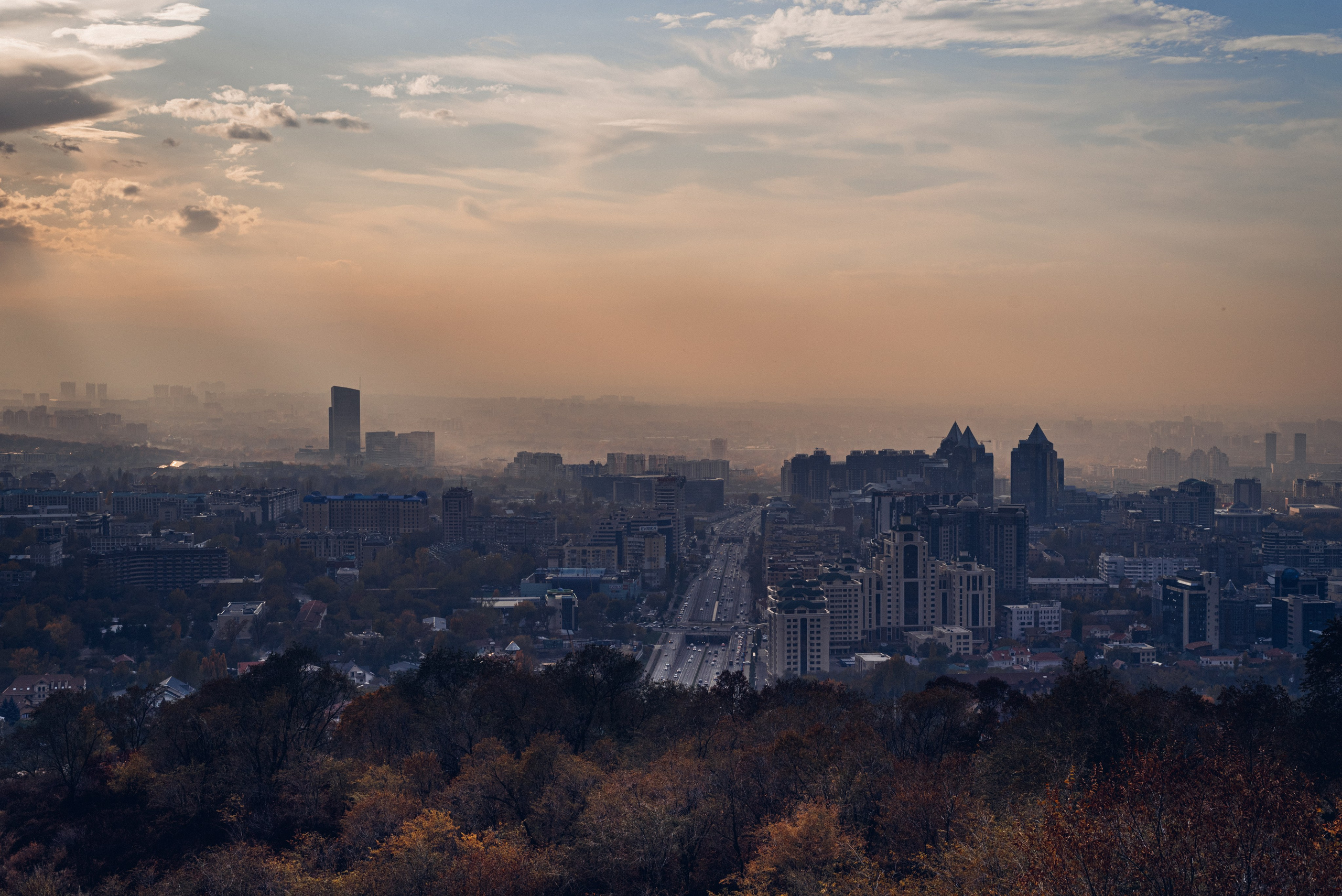 Путешествие по Алмате рекламного фотографа из Гуанчжоу. Коммерческий и предметный фотограф в Гуанчжоу Коваленко Александр