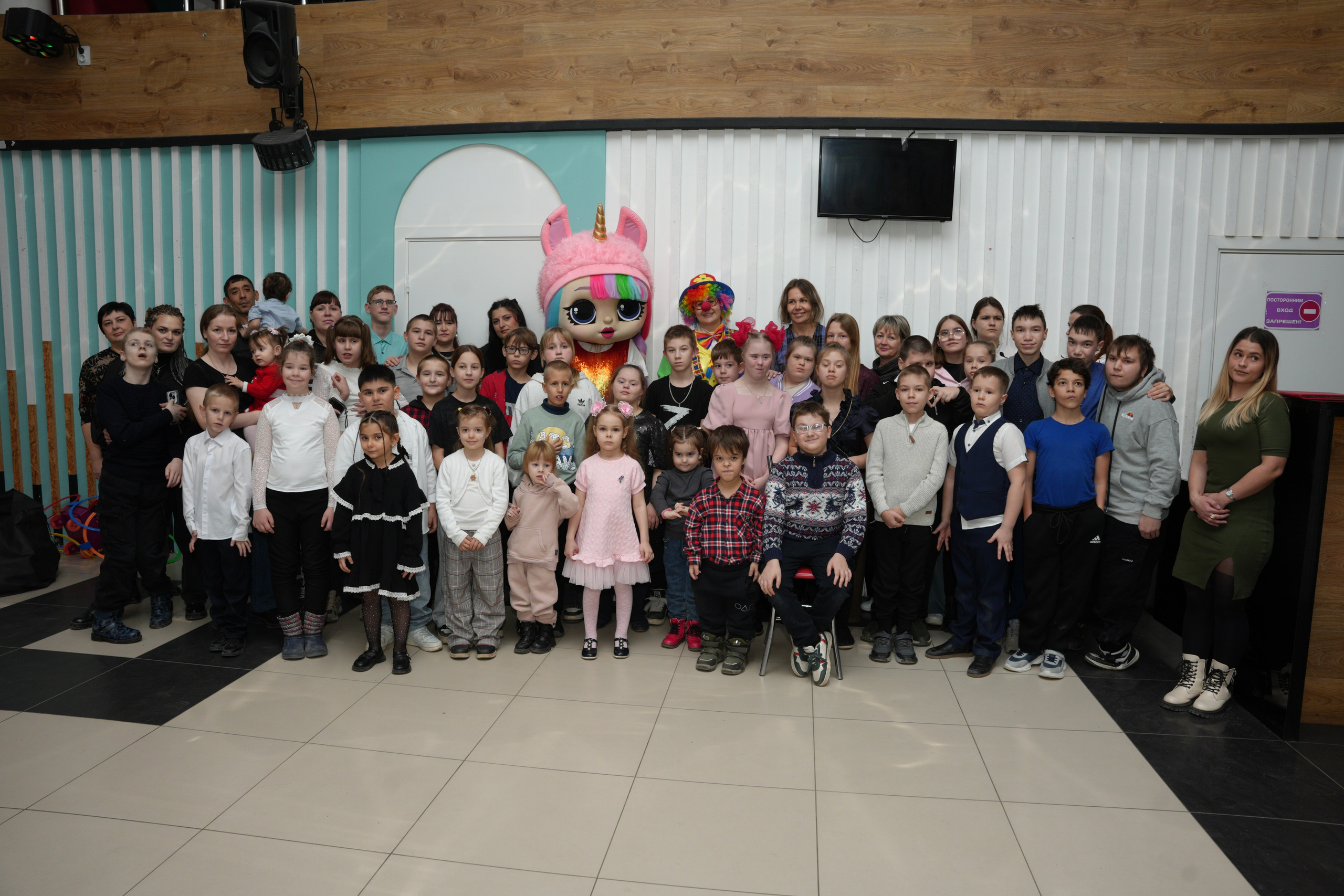 Социально —благотворительная акция «Ты в этом мире не один», посвященная Международному дню инвалидов. ВЫПУСКНЫЕ АЛЬБОМЫ, Школьный фотограф, семейный и свадебный в Саратове и области Ольга Плаксина