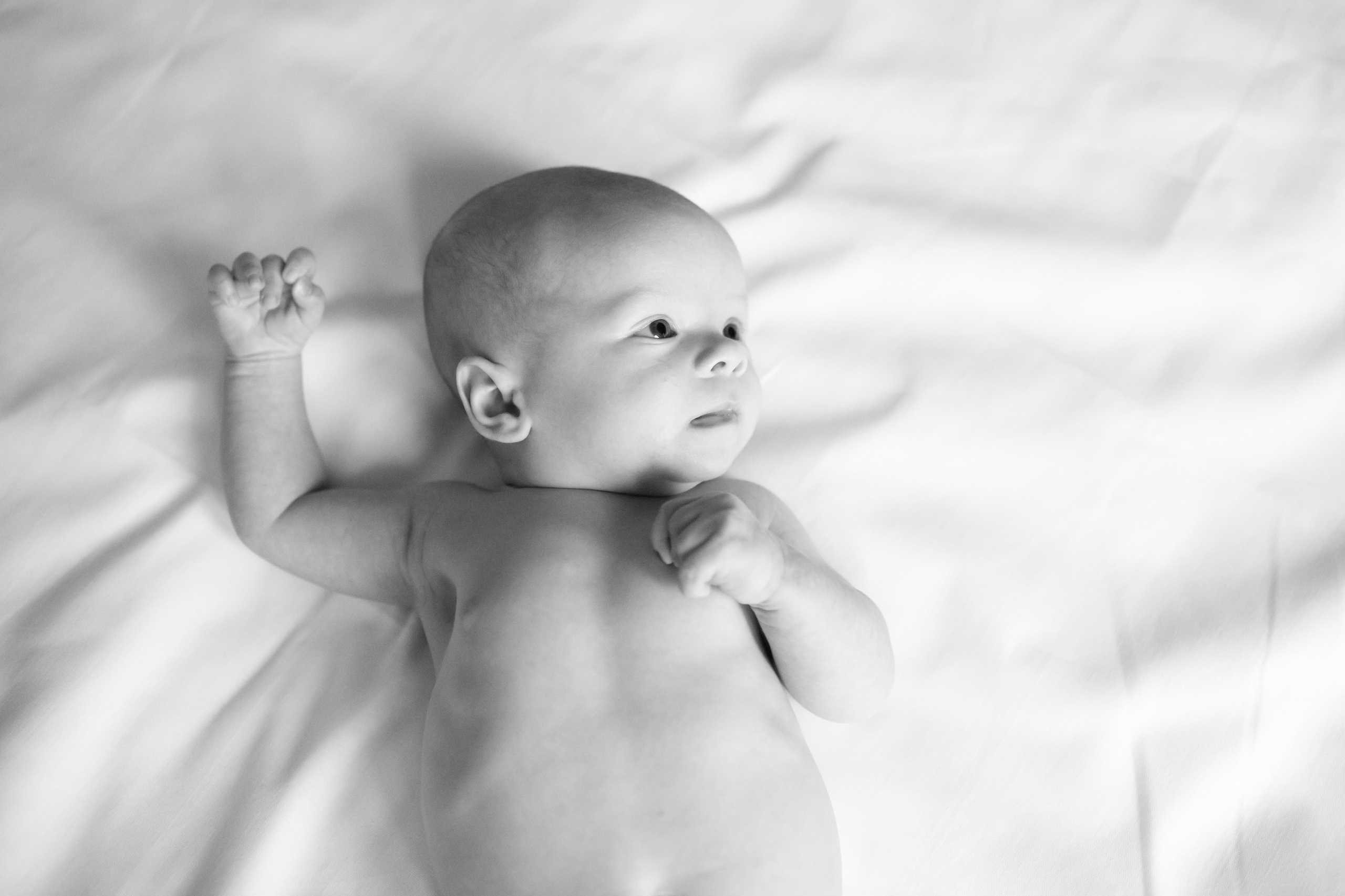 Черно-белая съемка новорожденной. Фотографы в Москве Светлана Устинова и Сергей Грачев