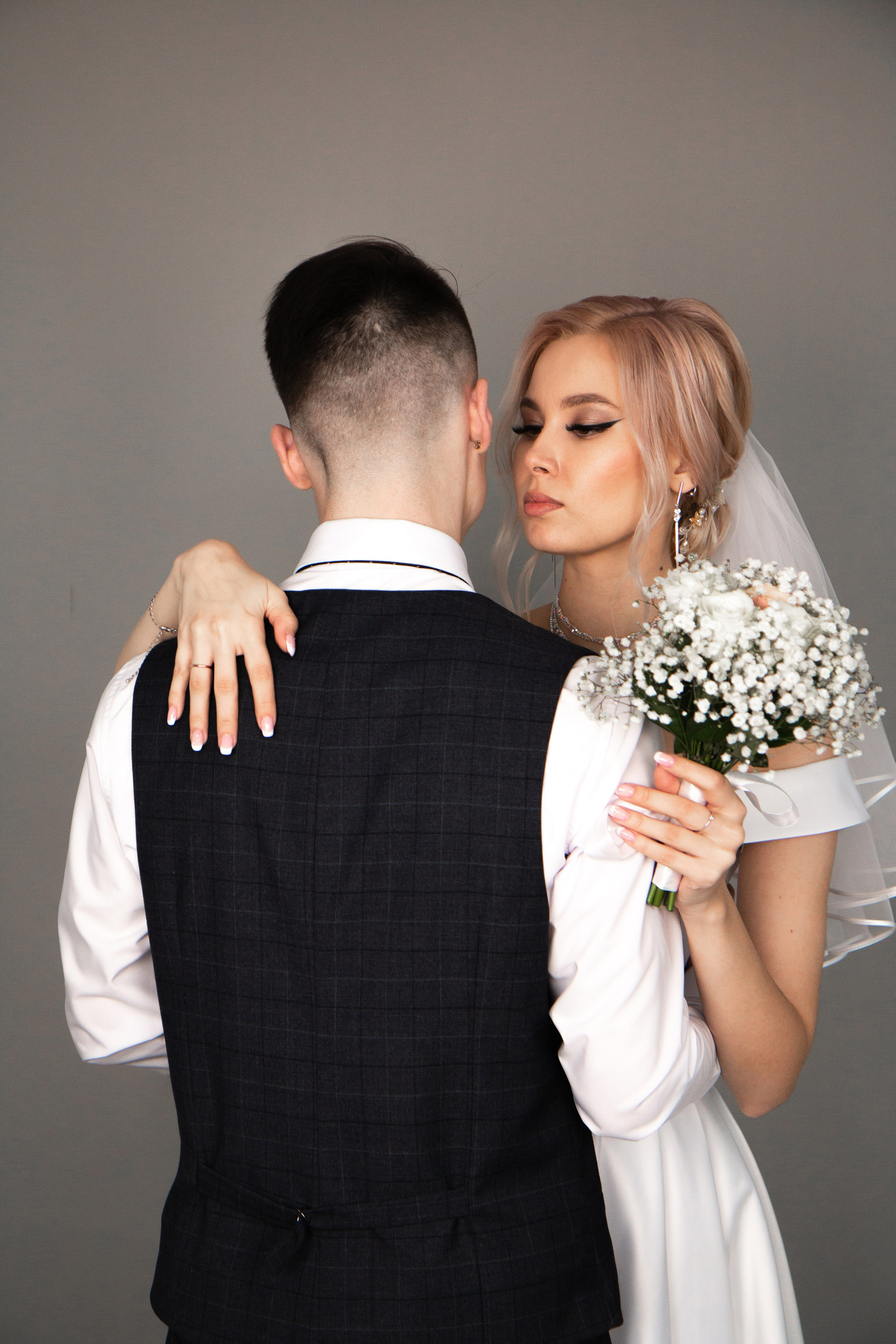 Свадебная фотосессия в Шелехове. Фотограф в Шелехове, лучшие выпускные альбомы в Шелехове