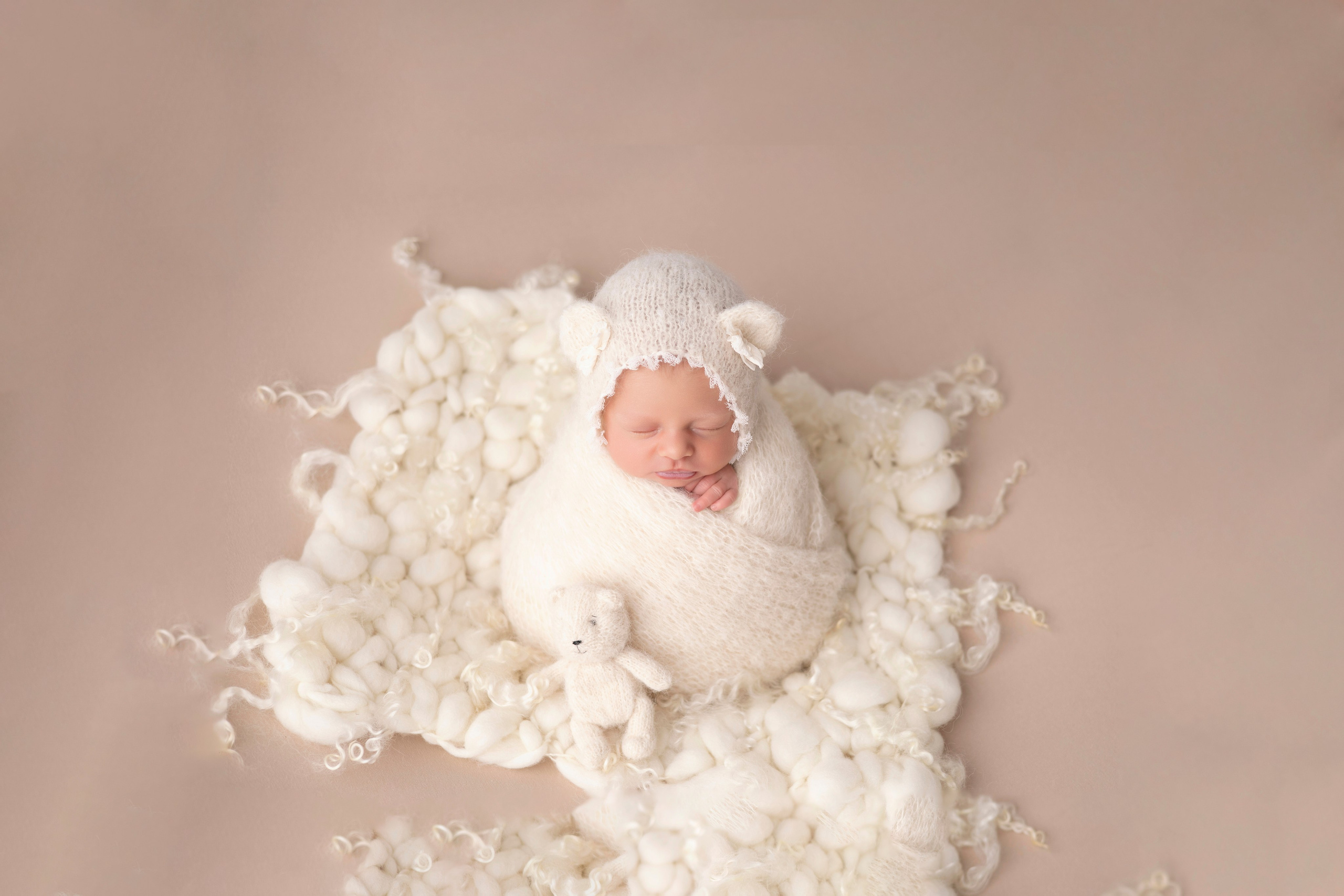 Фотограф новорожденных в Электростали Белла Чайковская