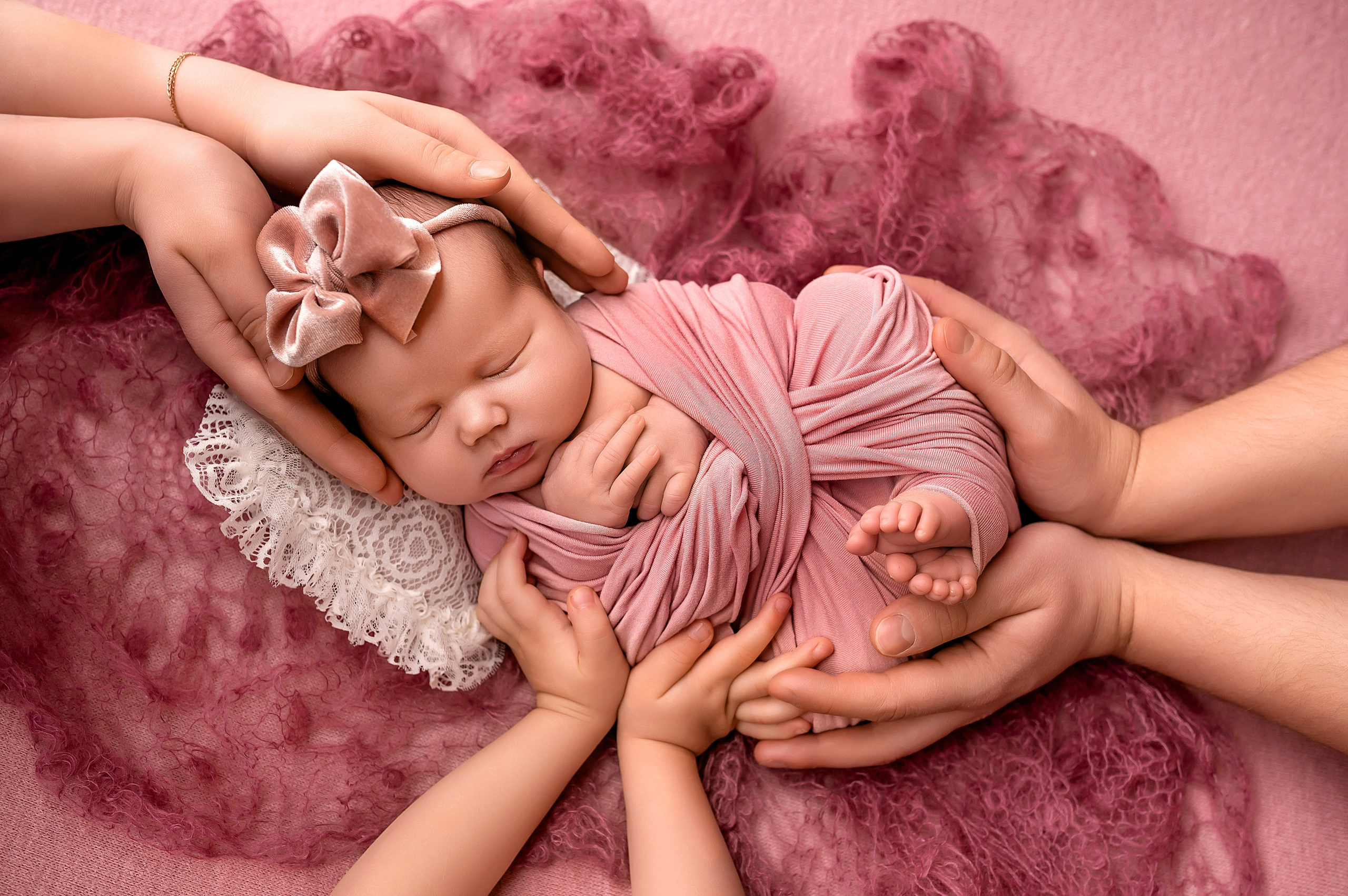Новорождённые девочки. Детский фотограф новорождённых в Минске Боровик Екатерина