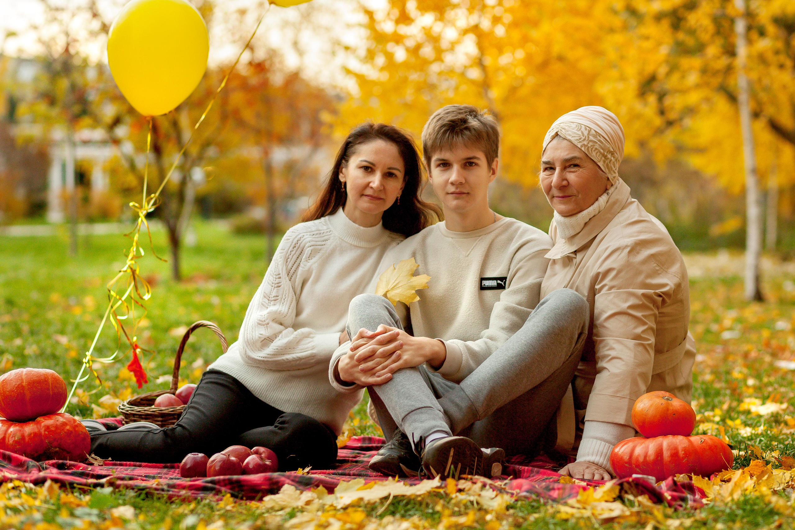 Осень 2022. Выпускные альбомы Казань. Семейный и детский фотограф Михаил Мигачев