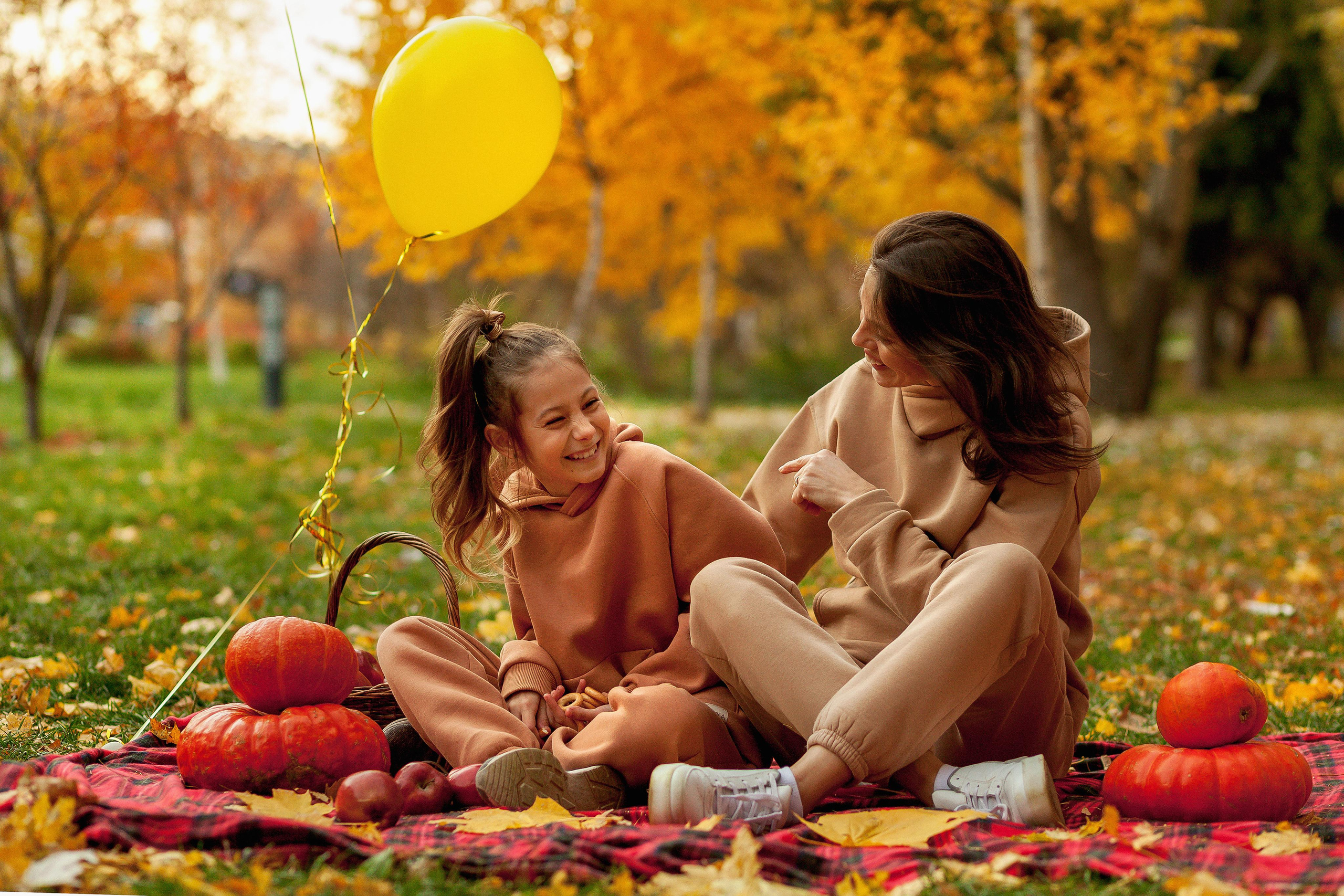 Осень 2022. Выпускные альбомы Казань. Семейный и детский фотограф Михаил Мигачев
