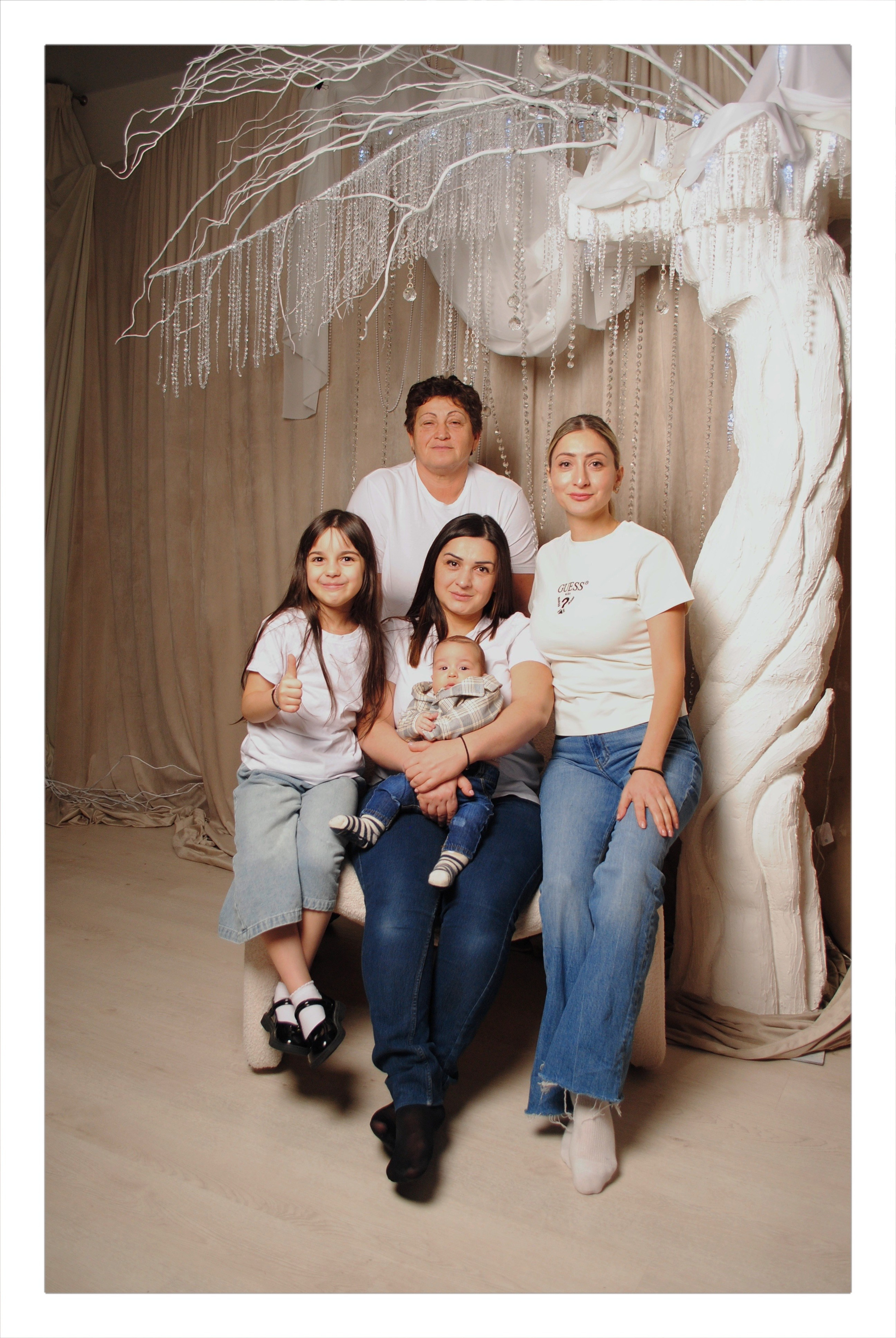 Большая греческая семья. Фотограф Мария Мусаелян