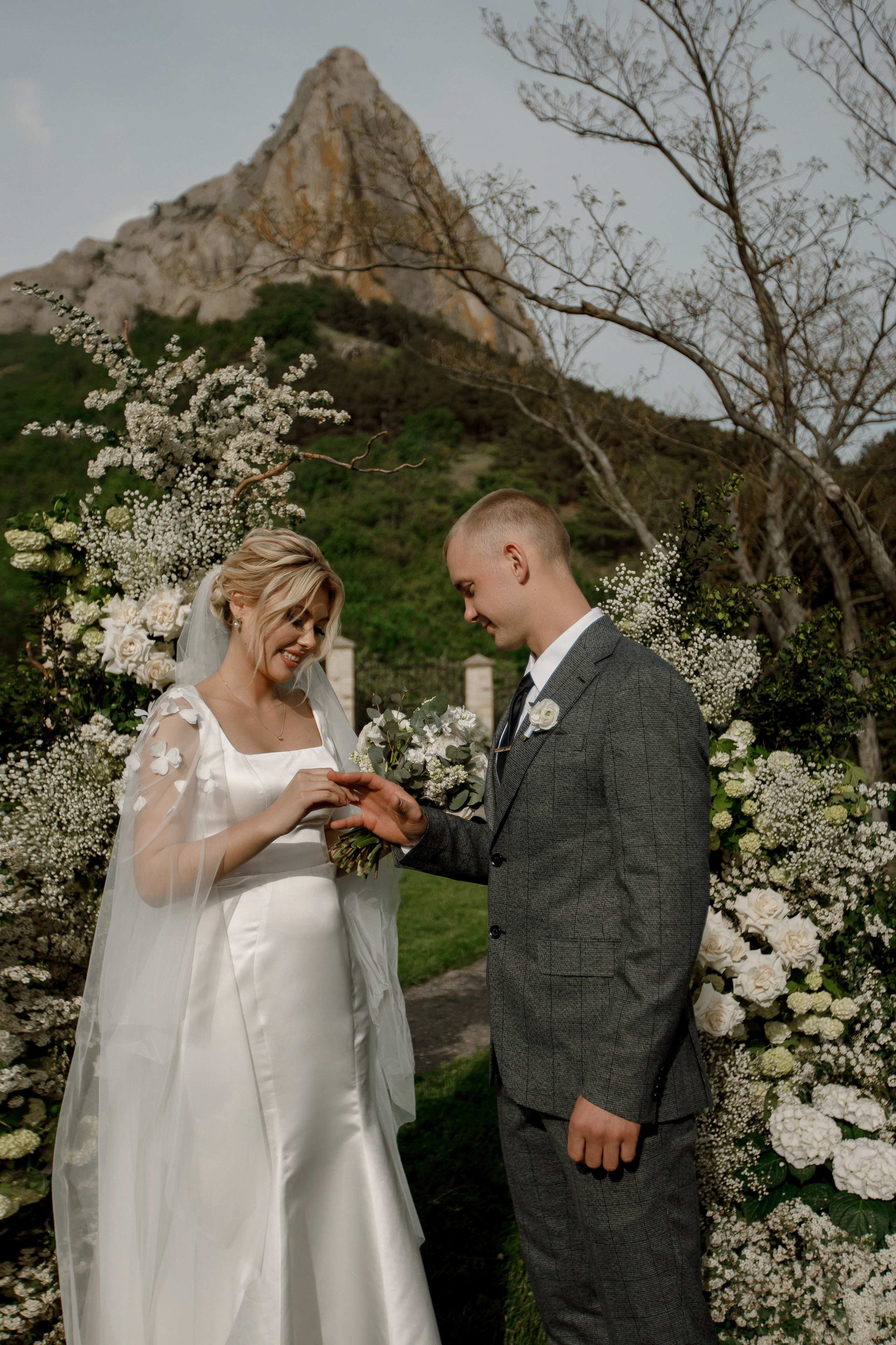 Денис и Алина. Белый замок. Фотограф Анна Лейман. Севастополь