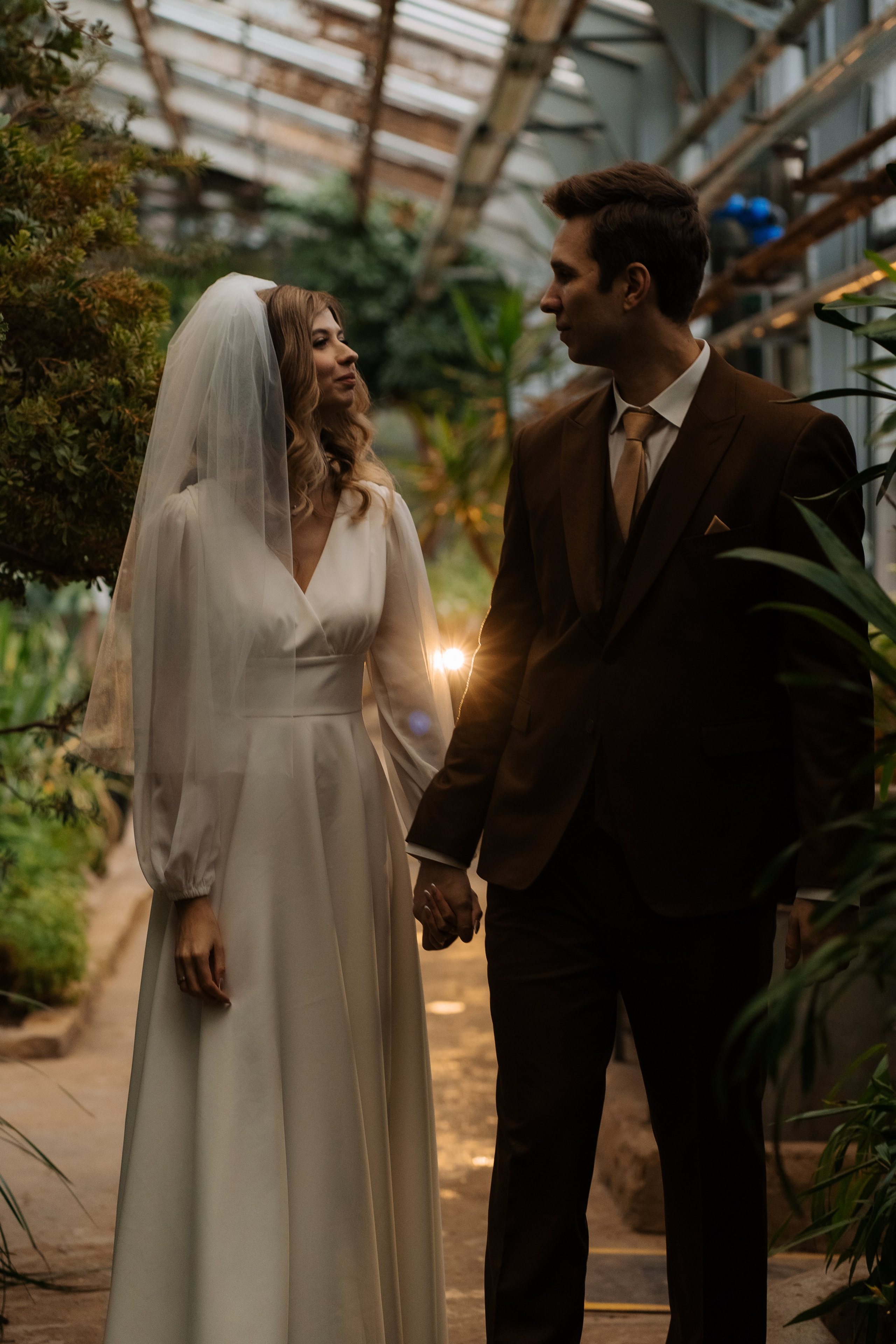 Свадебная фотосессия в оранжерее, Москва. Свадебный фотограф в Москве Анна Полушина