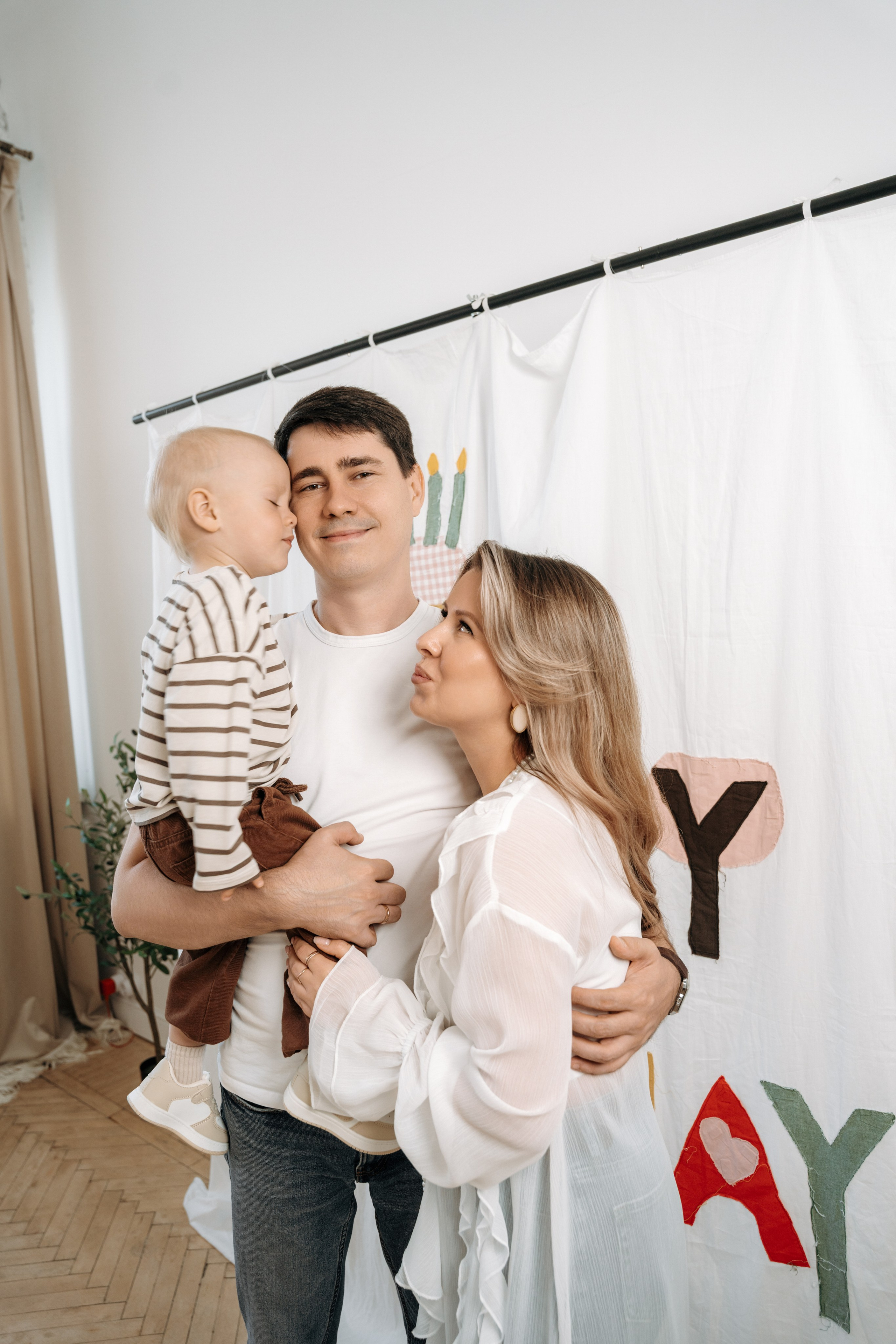 Семья в студии. Семейный и свадебный фотограф в Ульяновске Арина Авдеева