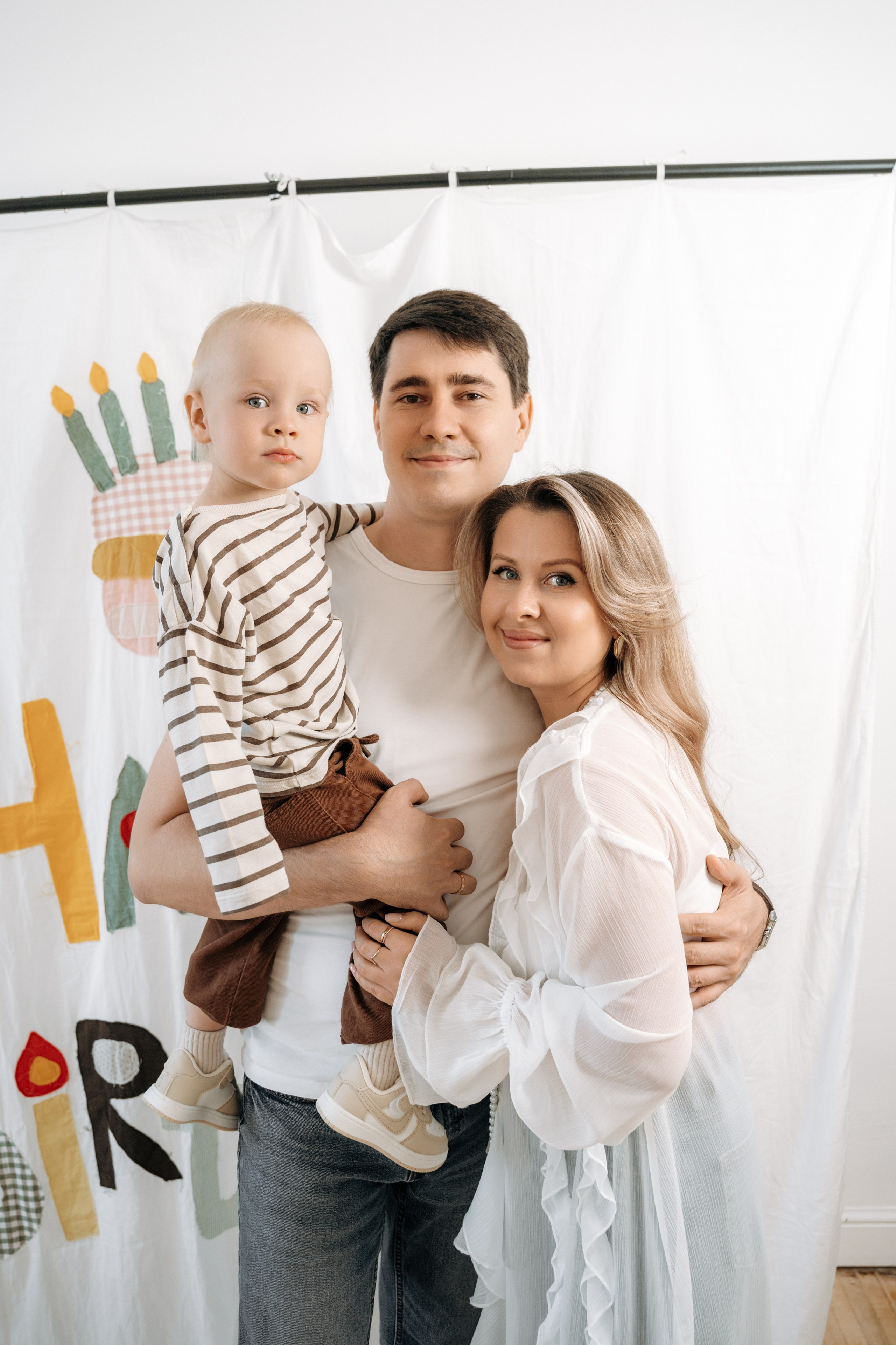 Семья в студии. Семейный и свадебный фотограф в Ульяновске Арина Авдеева