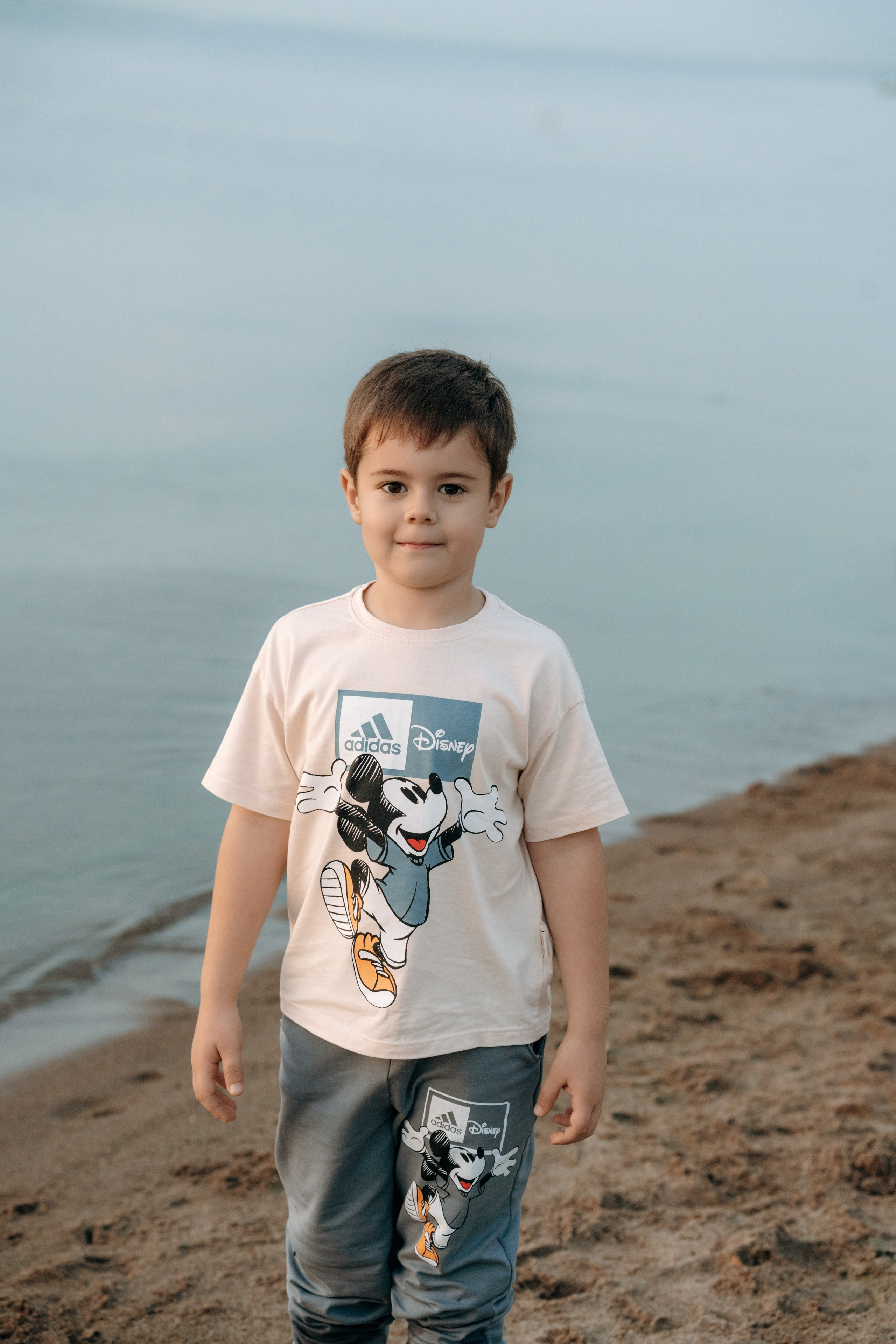 Юлия с семьей берег Волги. Семейный и свадебный фотограф в Ульяновске Арина Авдеева