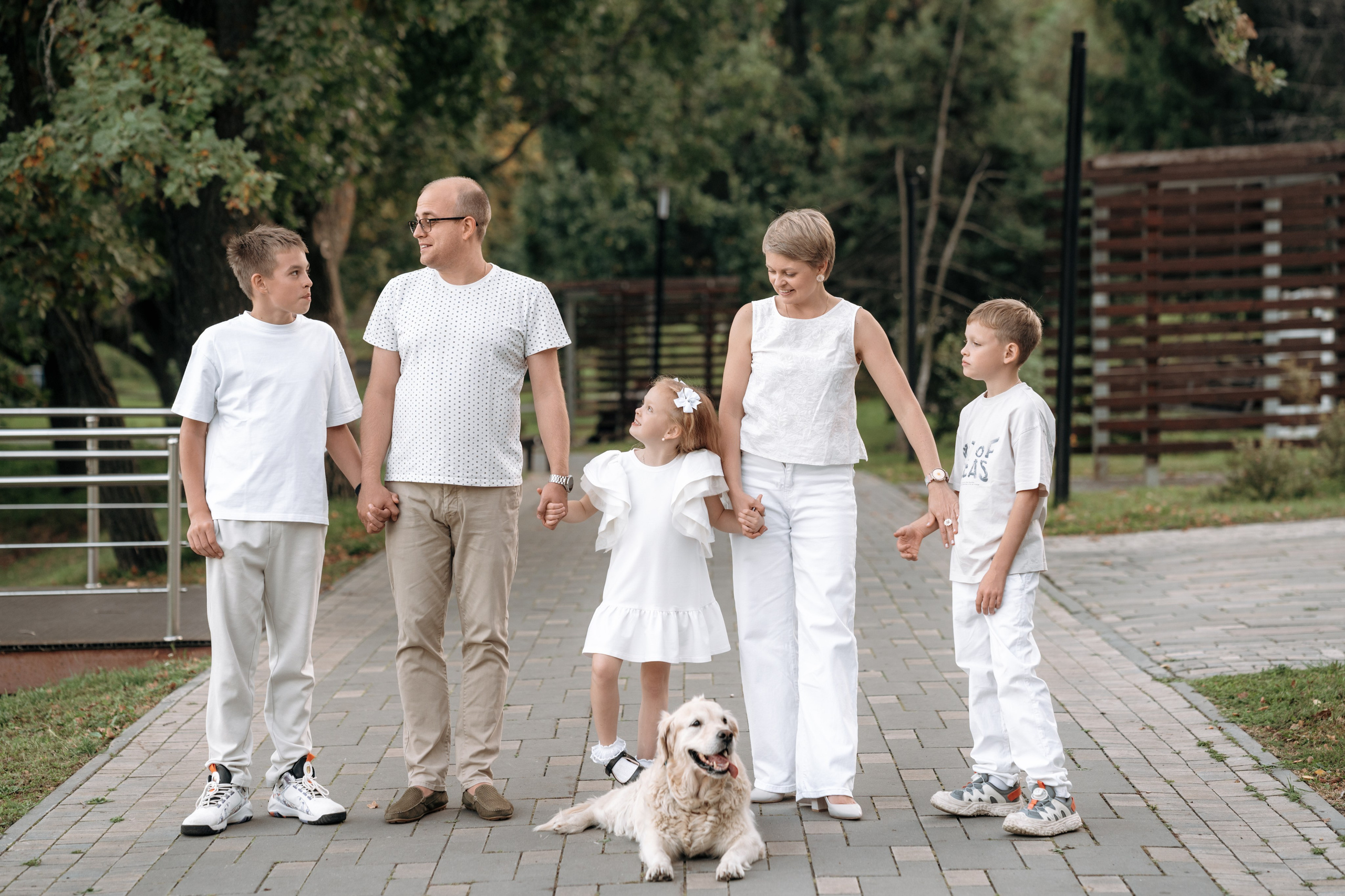 Семья в центре. Прогулочная. Семейный и свадебный фотограф в Ульяновске Арина Авдеева